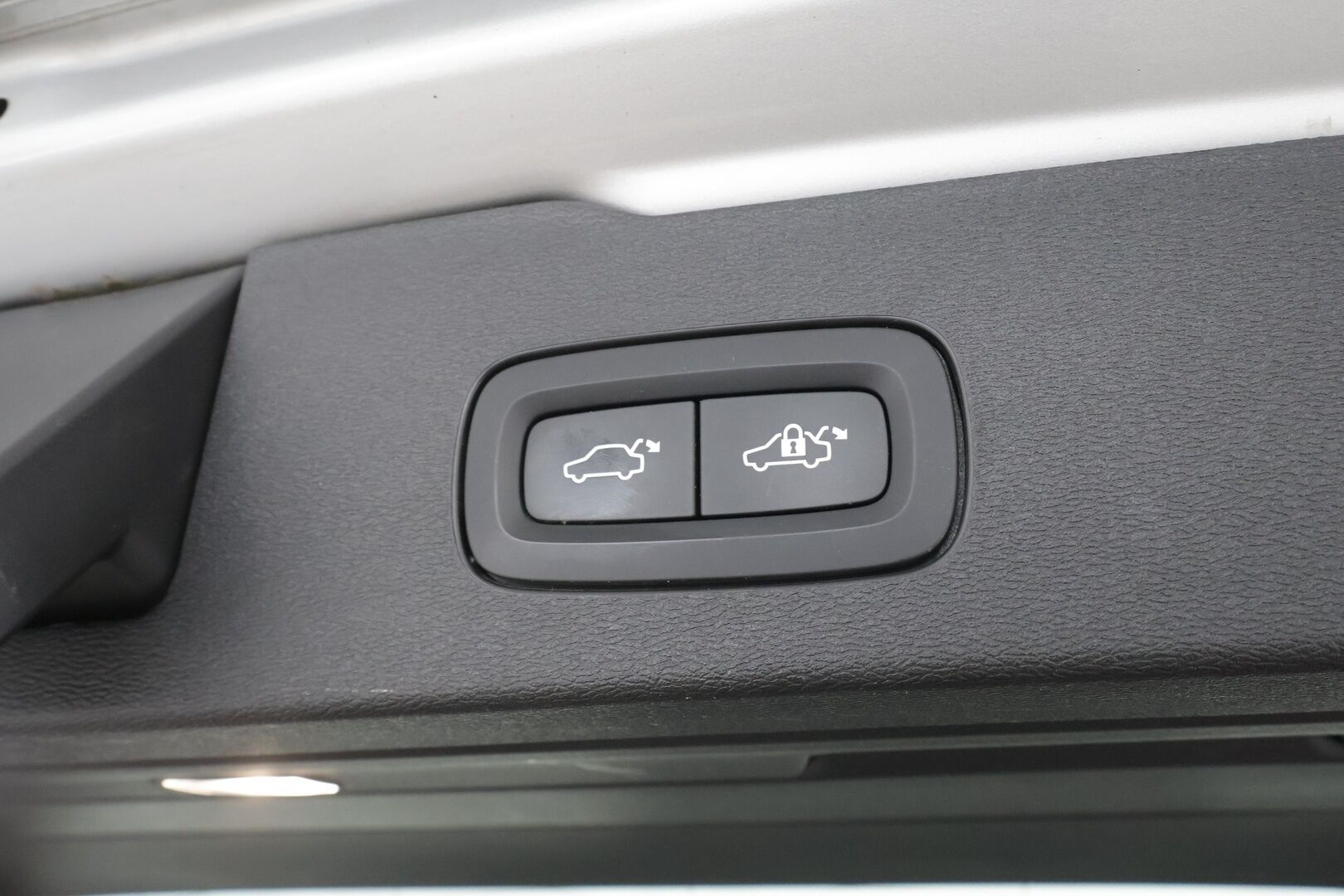 Volvo V60 2021 T8 TwE AWD Inscription aut - | H&K | Webasto | Koukku | ACC | LED | P.Kamera | Sporttipenkki Muistilla | Katveavustin | Kaistavahti | Navi | Keyless | Kahdet renkaat |
