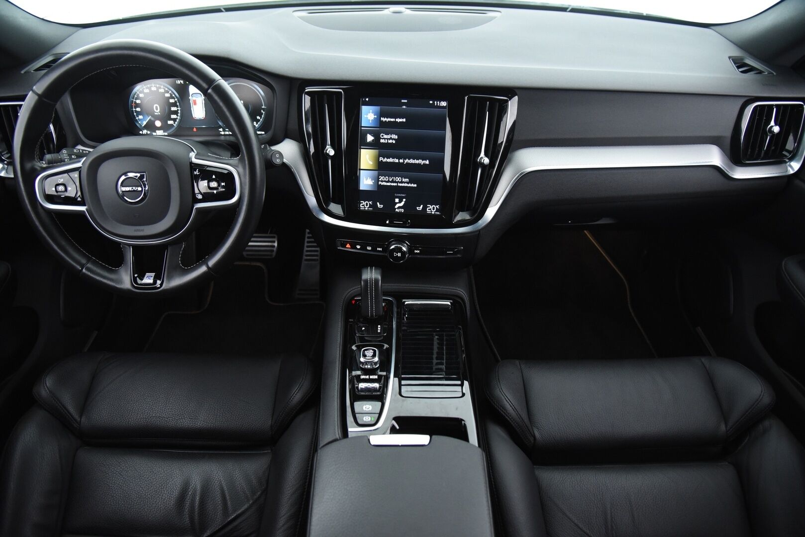 Volvo V60 2020 T6 TwE AWD R-Design aut / ACC & Pilot assist / Webasto / Blis / 360-kamera / Muistipenkki / Nahat / Jakopää tehty-25! - Jakopää tehty -25! 2x Latauskaapelit, Merkkihuollettu