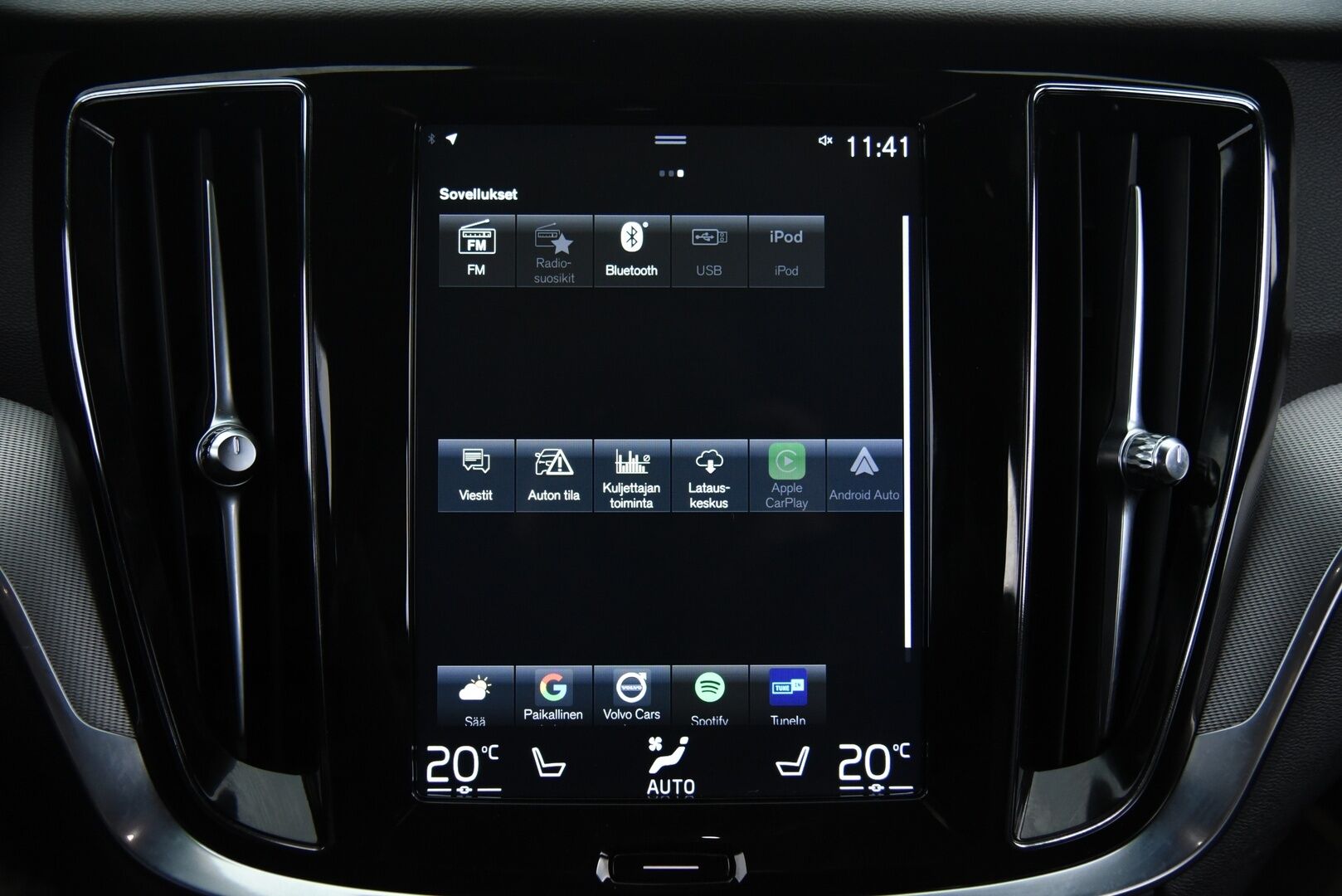 Volvo V60 2020 T6 TwE AWD R-Design aut / ACC & Pilot assist / Koukku / Webasto / BLIS / 360-kamera / Muistipenkki / Nahat / Jakopää tehty-25! - Jakopää tehty -25! 2x Latauskaapelit, Merkkihuollettu