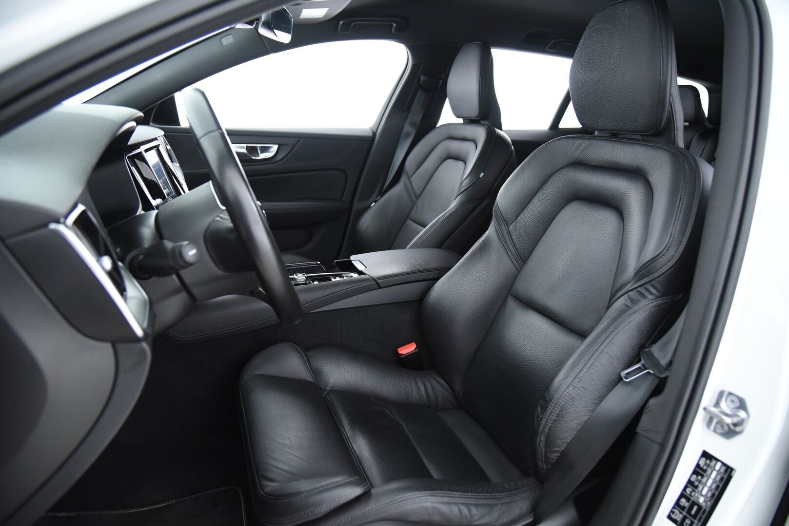 Volvo V60 2020 T6 TwE AWD R-Design aut / ACC & Pilot assist / Webasto / Blis / 360-kamera / Muistipenkki / Nahat / Jakopää tehty-25! - Jakopää tehty -25! 2x Latauskaapelit, Merkkihuollettu