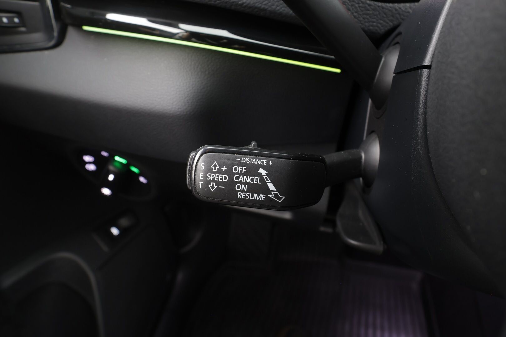 Skoda Karoq 2019 2,0 TSI 4x4 SportLine DSG Autom. - Webasto | Koukku | Canton | ACC | LED | P.Kamera | Navi | Kaistavahti | Katveavustin | Keyless | Kahdet renkaat |