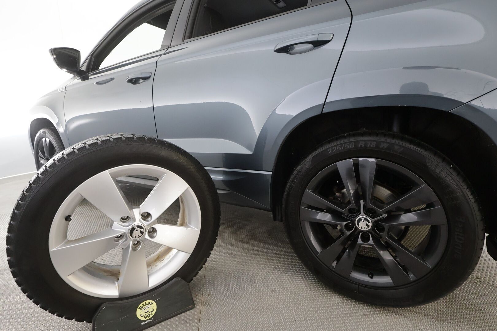 Skoda Karoq 2019 2,0 TSI 4x4 SportLine DSG Autom. - Webasto | Koukku | Canton | ACC | LED | P.Kamera | Navi | Kaistavahti | Katveavustin | Keyless | Kahdet renkaat |