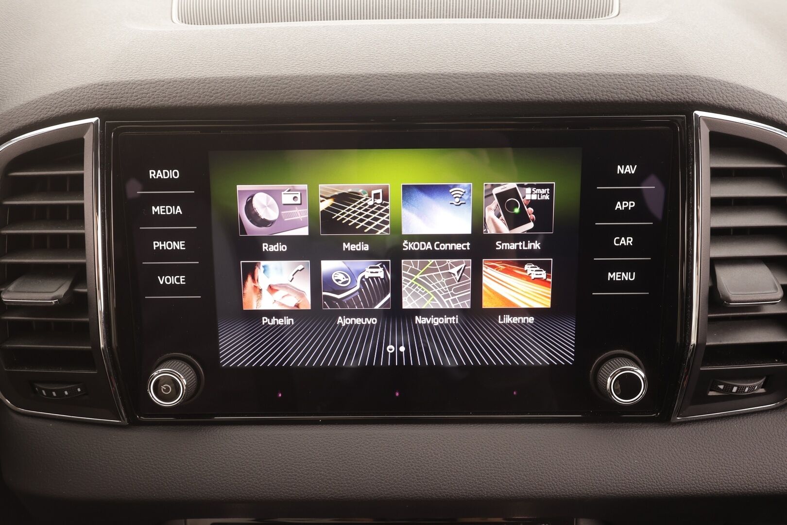 Skoda Karoq 2019 2,0 TSI 4x4 SportLine DSG Autom. - Webasto | Koukku | Canton | ACC | LED | P.Kamera | Navi | Kaistavahti | Katveavustin | Keyless | Kahdet renkaat |