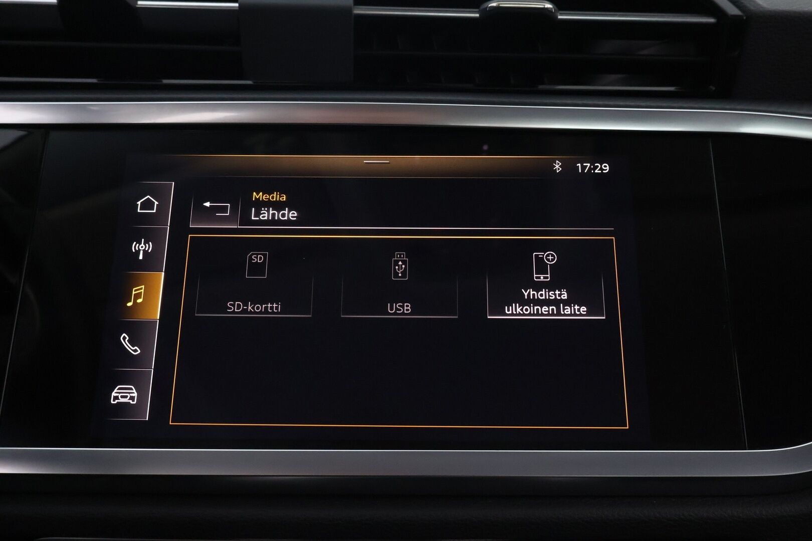 Audi Q3 2020 Business 35 TFSI 110 kW MHEV S tronic - Adapt.Vakkari | Digimittari | Facelift | Apple&Android | Adapt.LED | Lohko&Sisäpistoke | Navi | 2x Hyvät merkkirenkaat aluvantein!