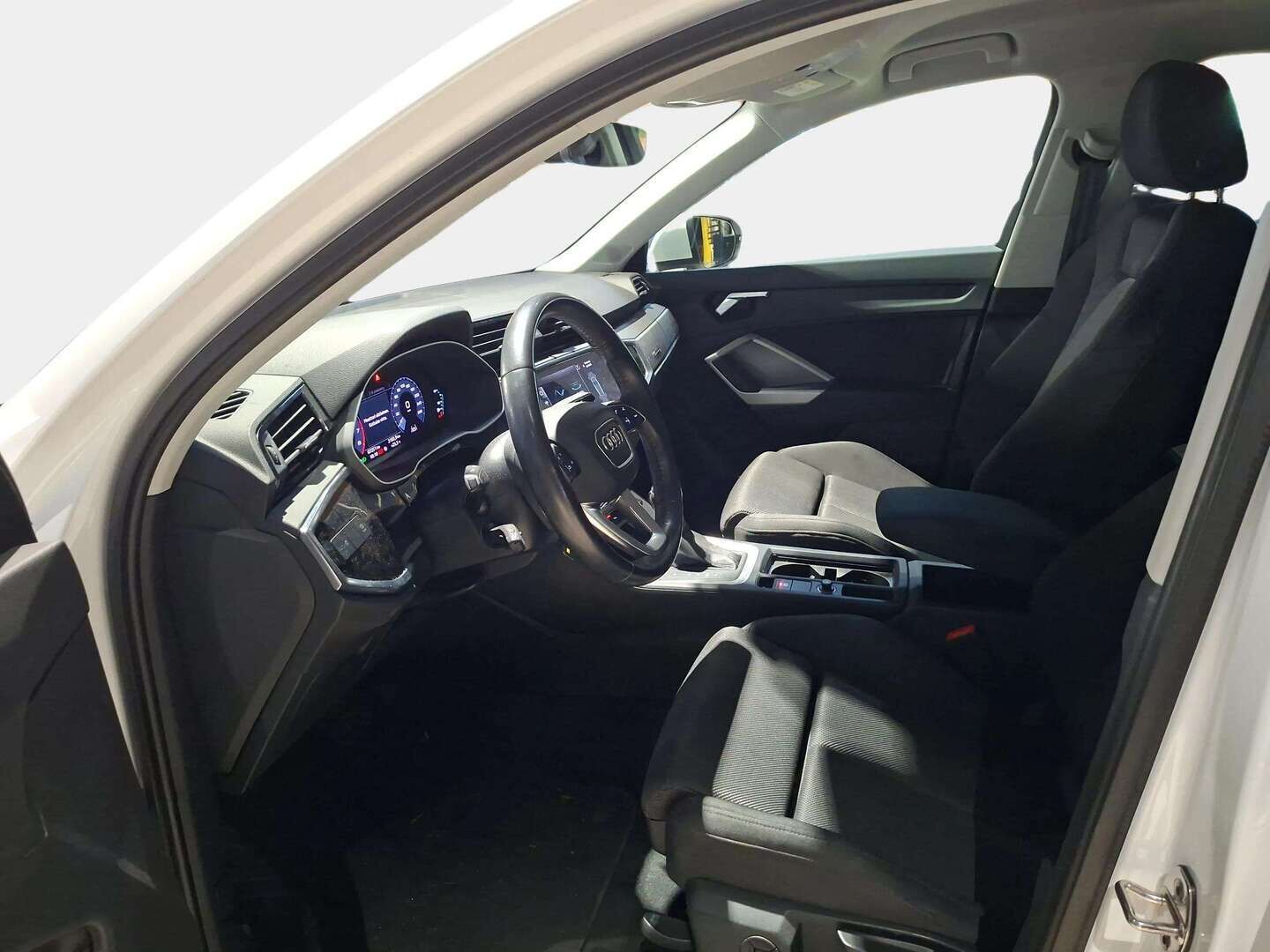 Audi Q3 2020 Business 35 TFSI 110 kW MHEV S tronic - Adapt.Vakkari | Digimittari | Facelift | Apple&Android | Adapt.LED | Lohko&Sisäpistoke | Navi | 2x Hyvät merkkirenkaat aluvantein!