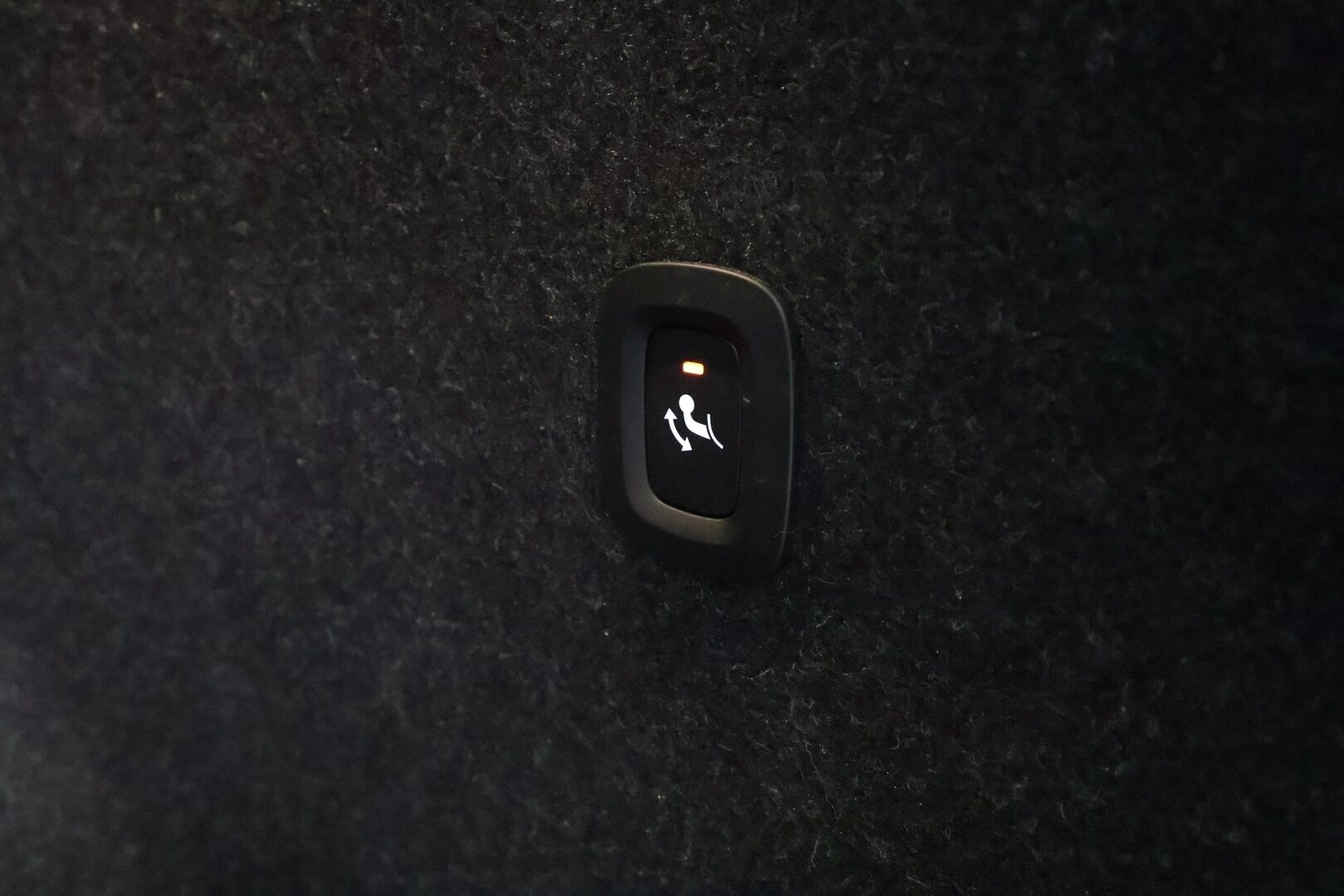Volvo C40 2023 Recharge Single Plus aut - | ACC | ILP | Koukku | Lasikatto | LED | High Performance audio | Muistipenkki | P.kamera | Keyless | Apple&Android | 1.Om Suomi-auto | Kahdet Renkaat |
