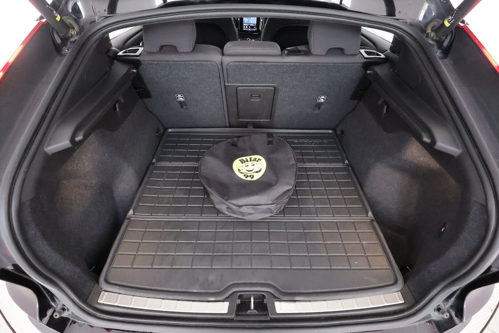 Volvo C40 2023 Recharge Single Plus aut - | ACC | ILP | Koukku | Lasikatto | LED | High Performance audio | Muistipenkki | P.kamera | Keyless | Apple&Android | 1.Om Suomi-auto | Kahdet Renkaat |