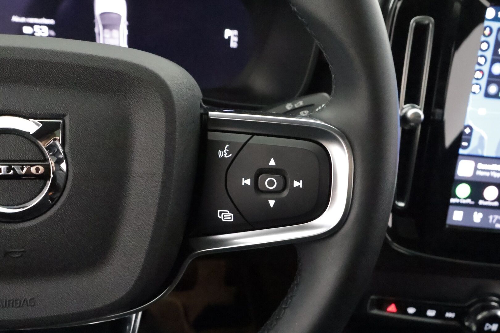 Volvo C40 2023 Recharge Single Plus aut - | ACC | ILP | Koukku | Lasikatto | LED | High Performance audio | Muistipenkki | P.kamera | Keyless | Apple&Android | 1.Om Suomi-auto | Kahdet Renkaat |