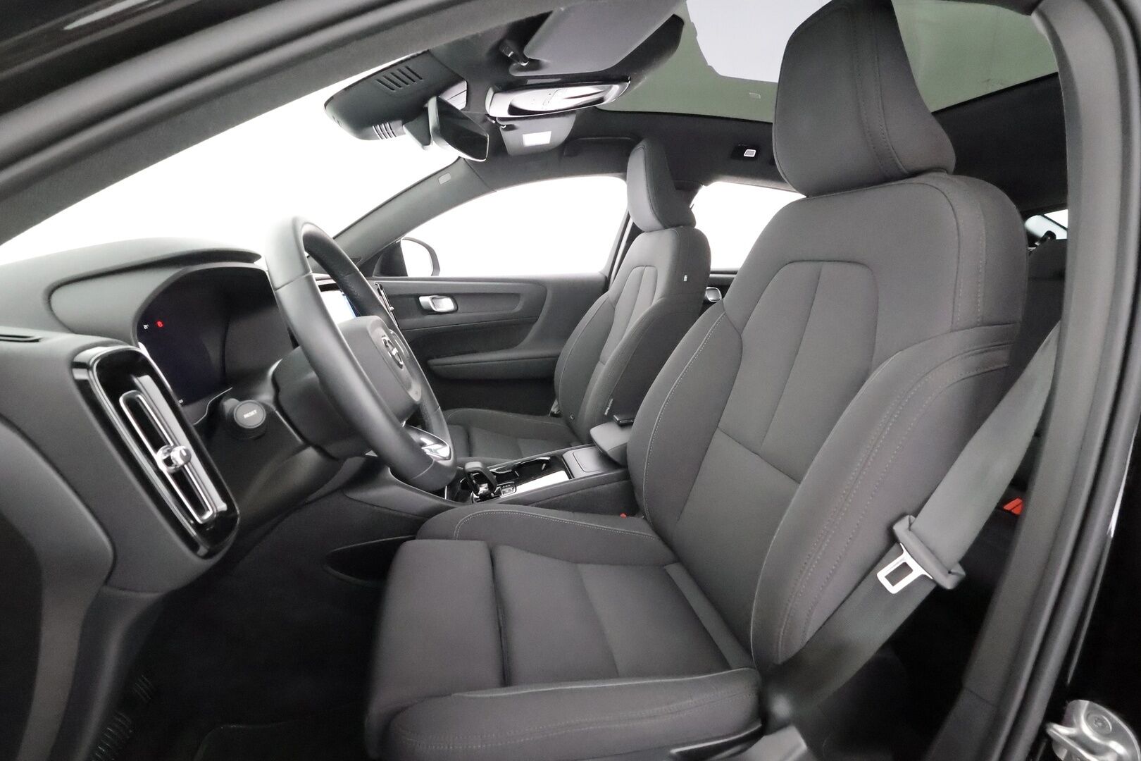 Volvo C40 2023 Recharge Single Plus aut - | ACC | ILP | Koukku | Lasikatto | LED | High Performance audio | Muistipenkki | P.kamera | Keyless | Apple&Android | 1.Om Suomi-auto | Kahdet Renkaat |