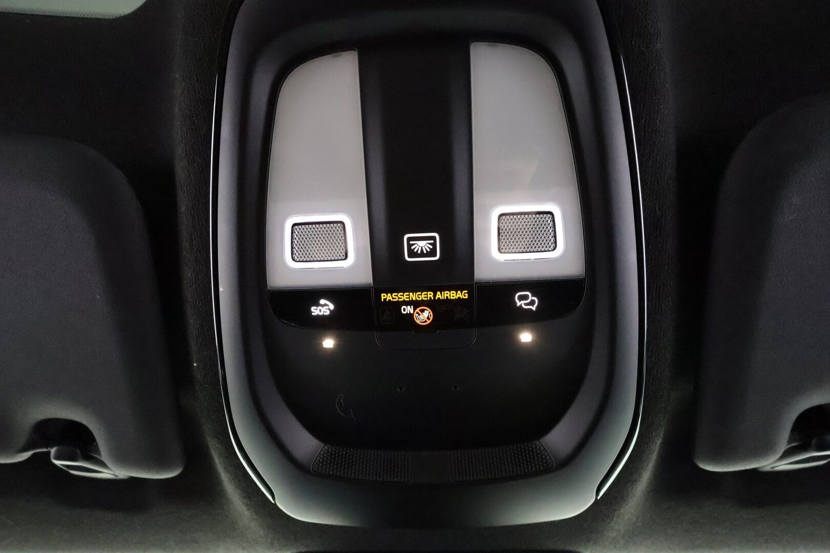 Volvo C40 2023 Recharge Single Plus aut - | ACC | ILP | Koukku | Lasikatto | LED | High Performance audio | Muistipenkki | P.kamera | Keyless | Apple&Android | 1.Om Suomi-auto | Kahdet Renkaat |