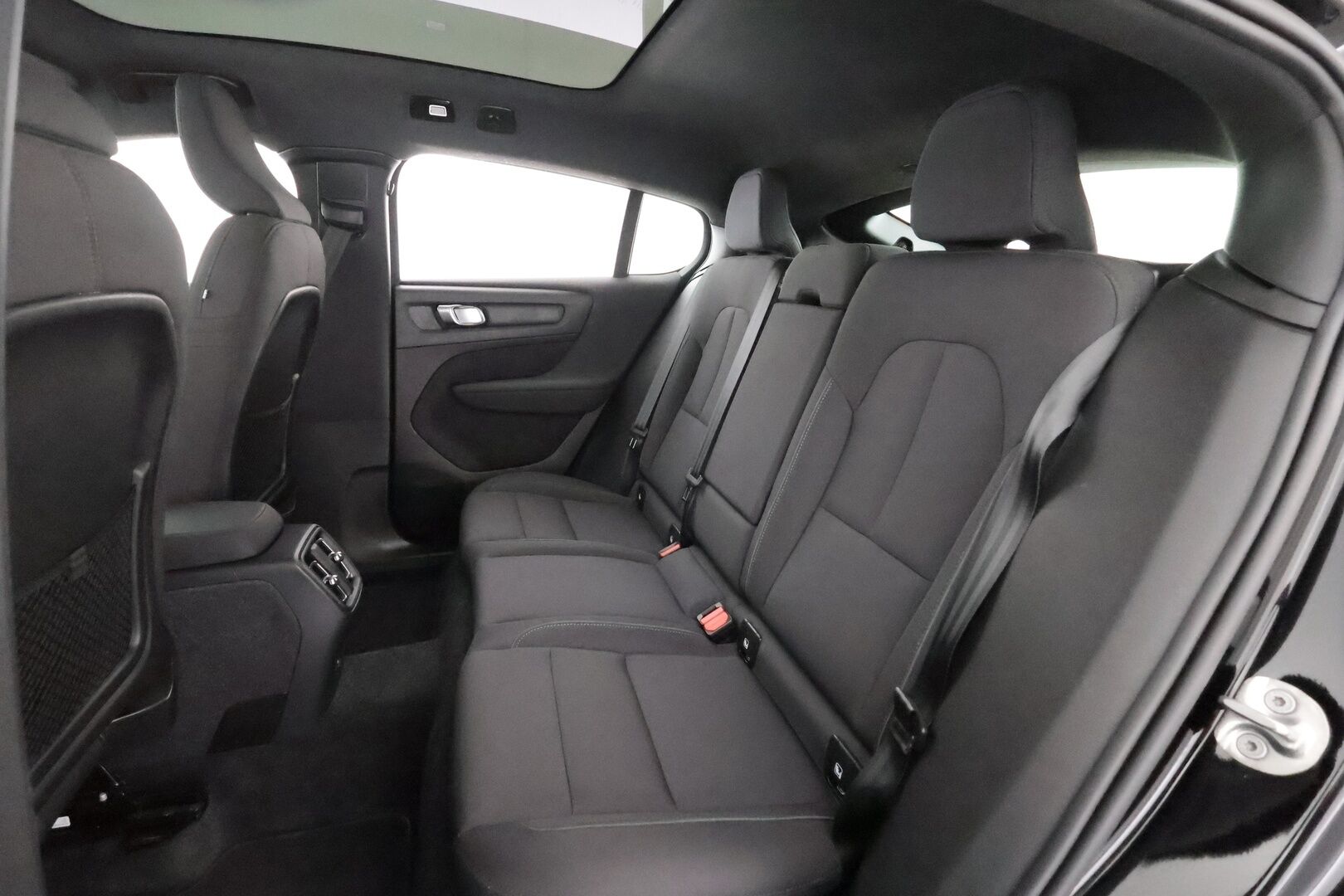 Volvo C40 2023 Recharge Single Plus aut - | ACC | ILP | Koukku | Lasikatto | LED | High Performance audio | Muistipenkki | P.kamera | Keyless | Apple&Android | 1.Om Suomi-auto | Kahdet Renkaat |