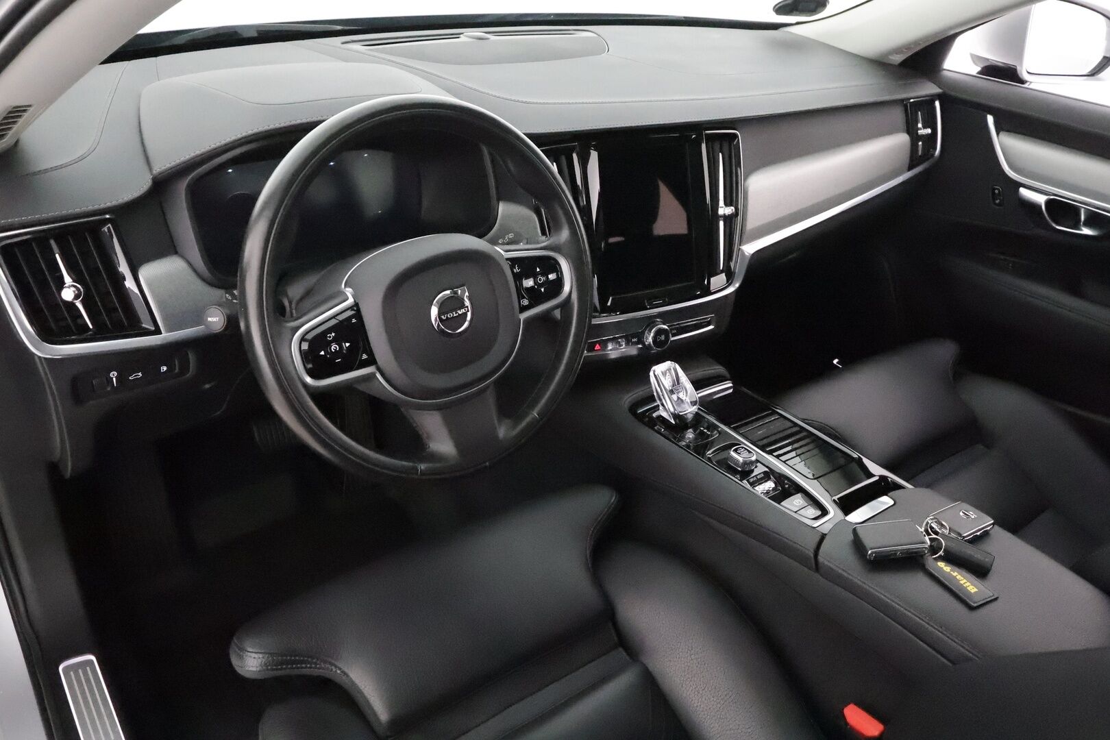 Volvo V90 2020 T8 Inscription ** Webasto / Adapt.Vakkari / P.Tutkat / LED-valot / Sporttipenkki Muistilla / Navi / KeylessGO ** - 2x Renkaat / Merkkihuollettu / Akku Kuntotarkistettu!