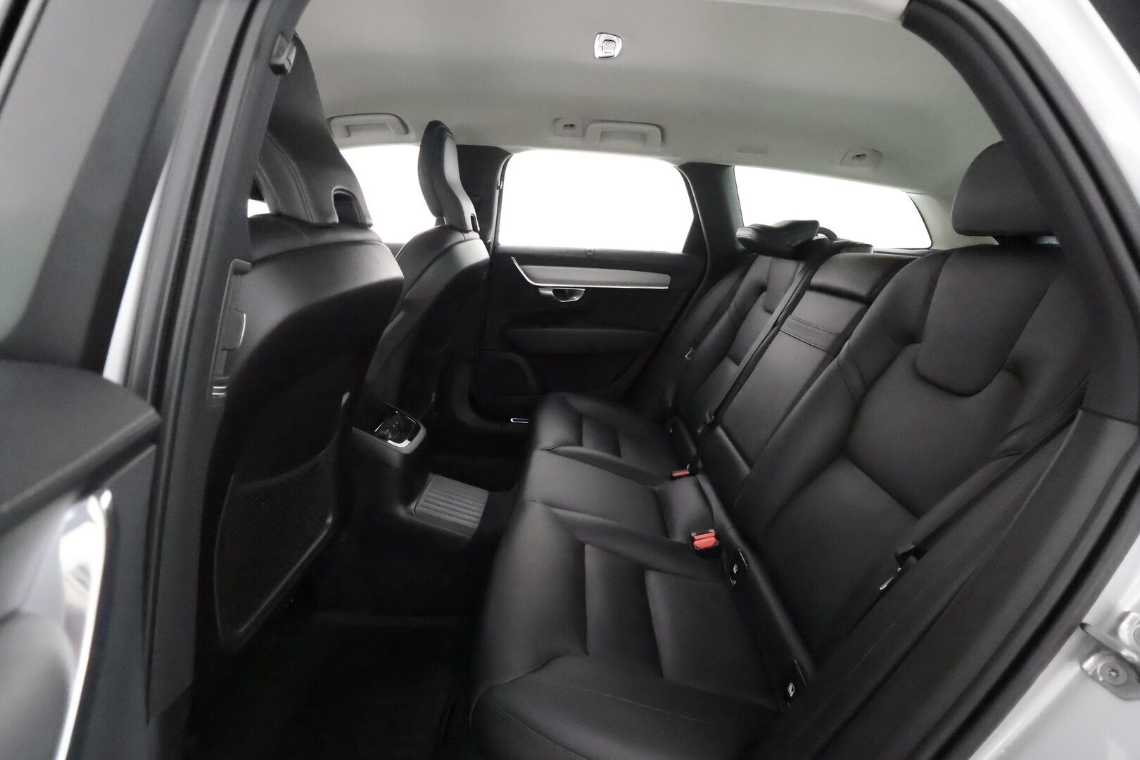 Volvo V90 2020 T8 Inscription ** Webasto / Adapt.Vakkari / P.Tutkat / LED-valot / Sporttipenkki Muistilla / Navi / KeylessGO ** - 2x Renkaat / Merkkihuollettu / Akku Kuntotarkistettu!