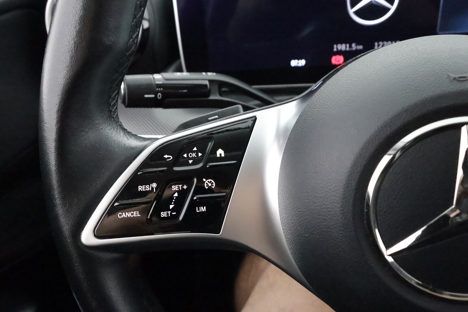 Mercedes-Benz C 2023 180 A Business - | Vakkari | Koukku | High Performance LED | Burmester | Osasähköt | P.Kamera | Puolinahat | 1.Om Suomi-auto | Kahdet Renkaat |