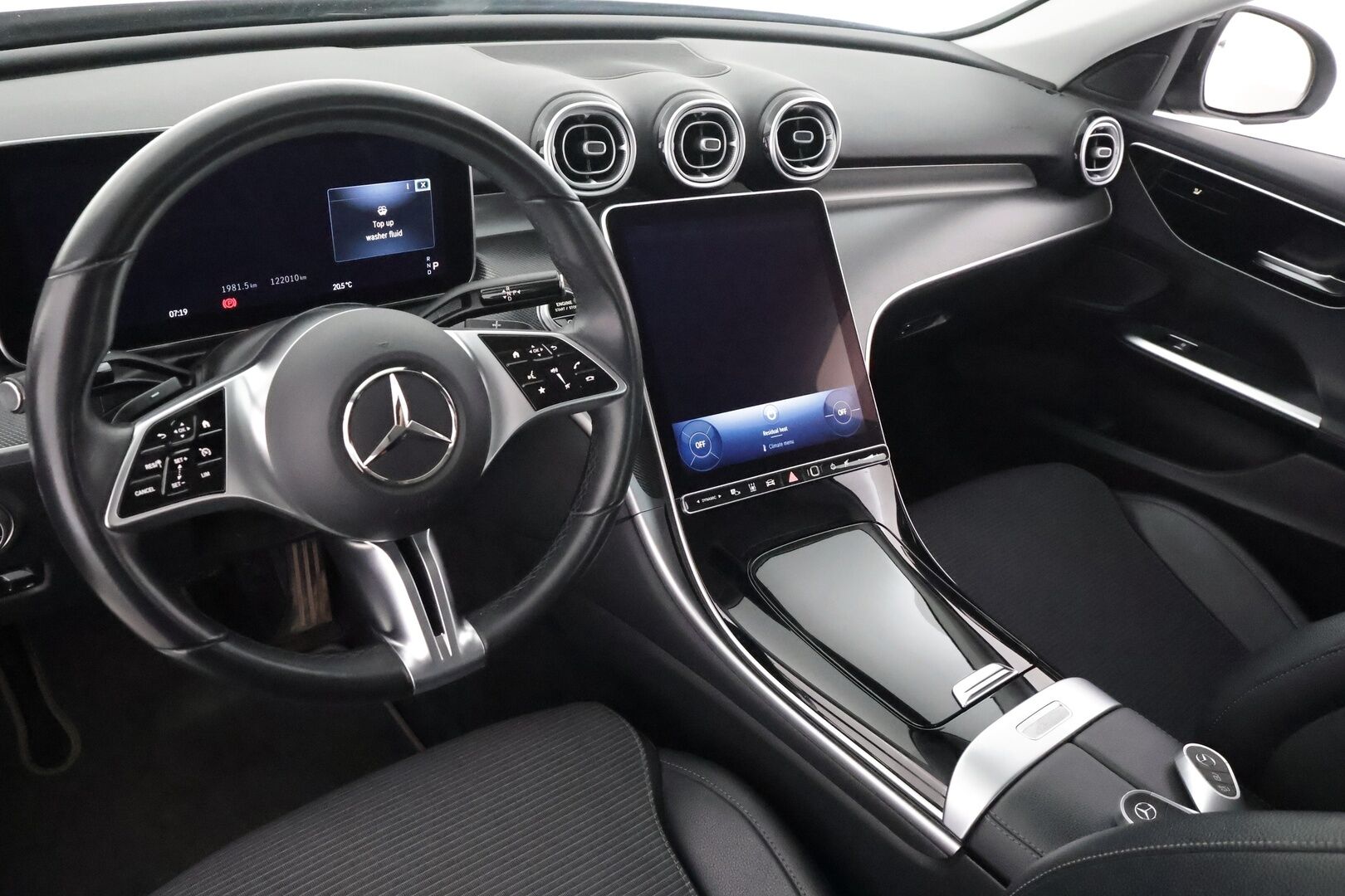 Mercedes-Benz C 2023 180 A Business - | Vakkari | Koukku | High Performance LED | Burmester | Osasähköt | P.Kamera | Puolinahat | 1.Om Suomi-auto | Kahdet Renkaat |