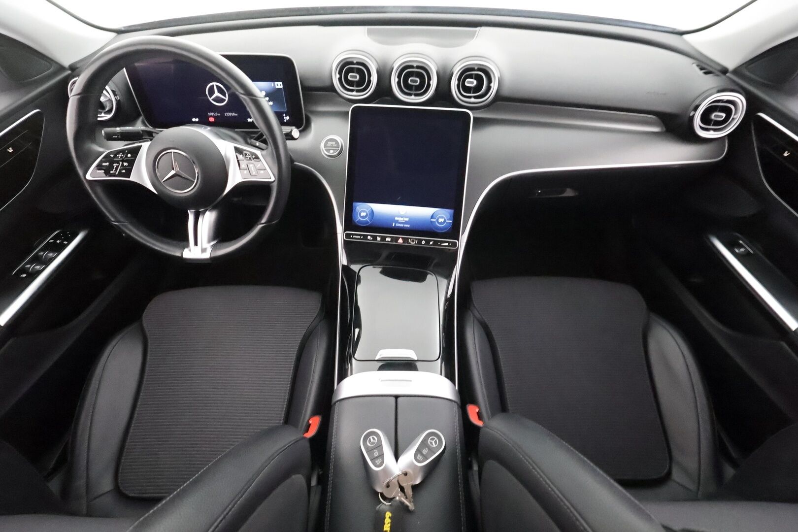 Mercedes-Benz C 2023 180 A Business - | Vakkari | Koukku | High Performance LED | Burmester | Osasähköt | P.Kamera | Puolinahat | 1.Om Suomi-auto | Kahdet Renkaat |