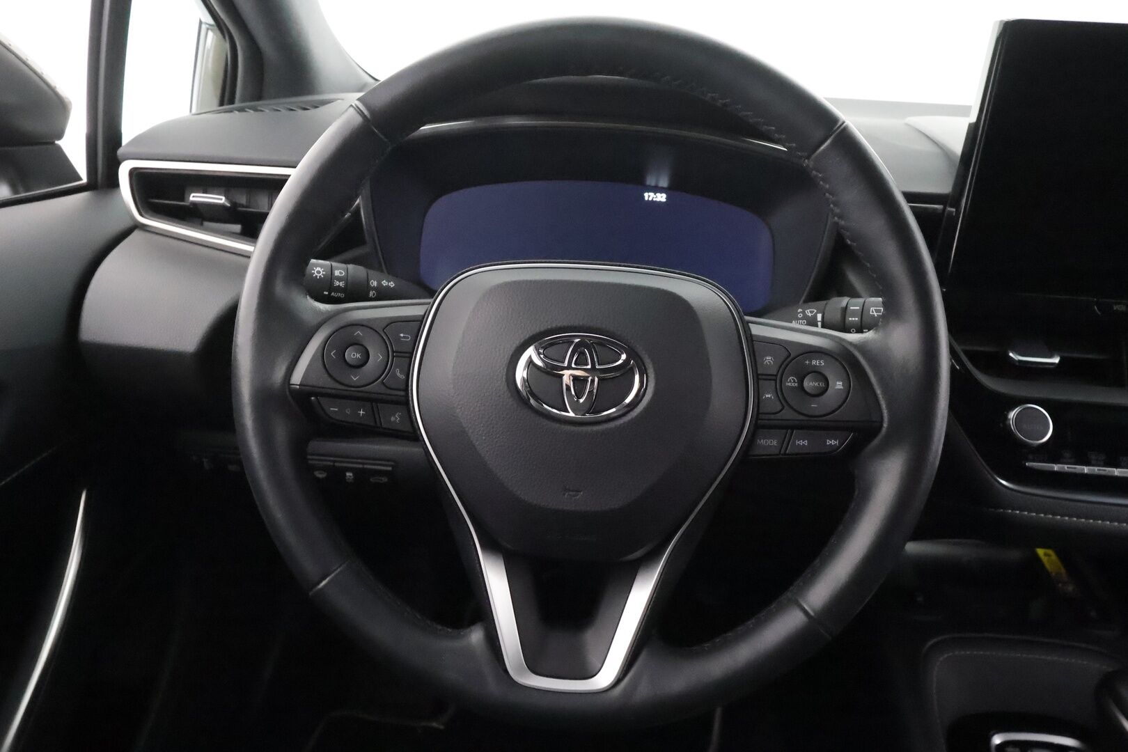Toyota Corolla 2023 Touring Sports 1,8 Hybrid Launch Edition - | ACC | LED | P.Kamera | Puolinahat | Navi | Kaistavahti | PDA | Keyless | Facelift | Digimittaristo | 1-om Suomi-auto | Kahdet renkaat | Merkkihuollot |