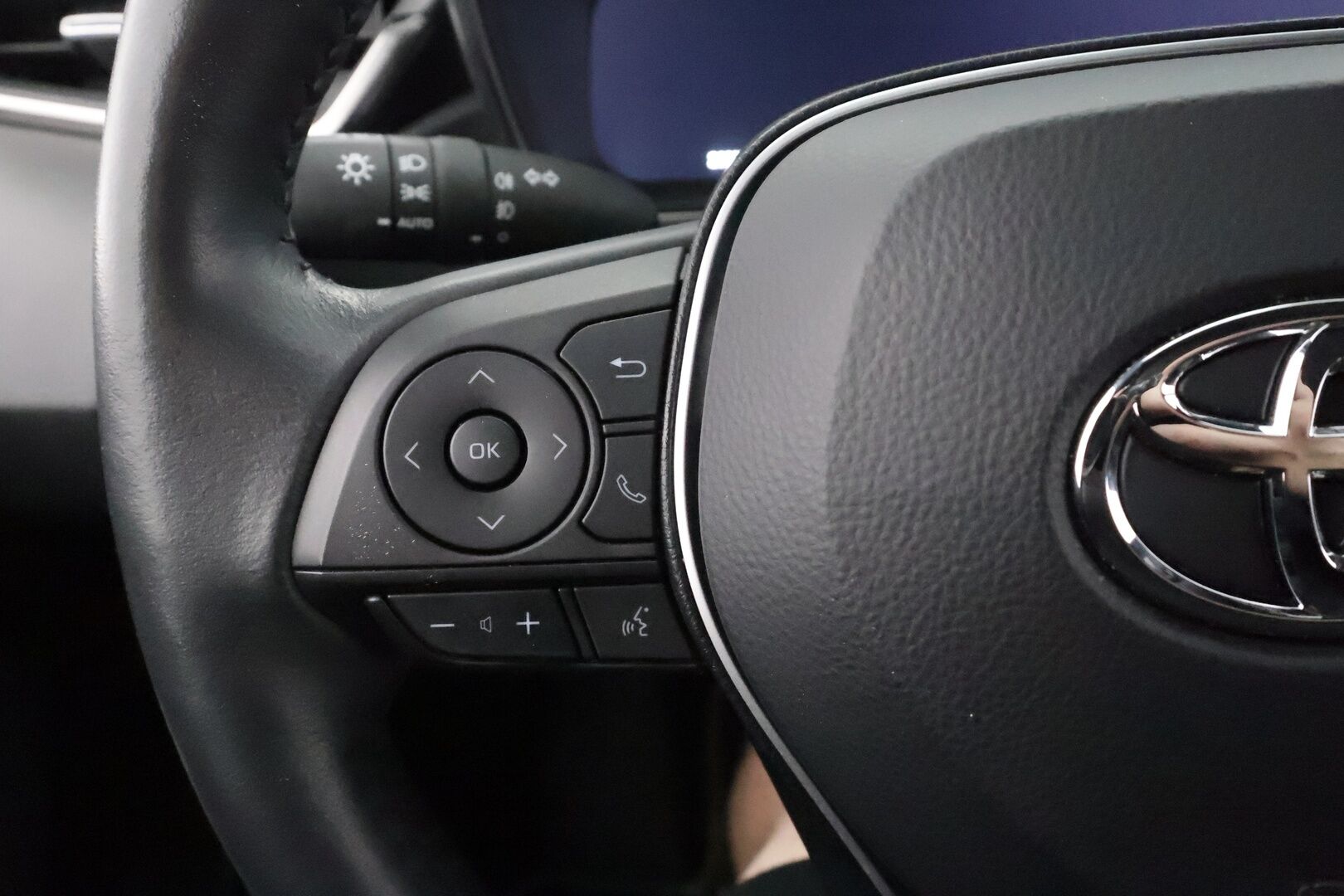 Toyota Corolla 2023 Touring Sports 1,8 Hybrid Launch Edition - | ACC | LED | P.Kamera | Puolinahat | Navi | Kaistavahti | PDA | Keyless | Facelift | Digimittaristo | 1-om Suomi-auto | Kahdet renkaat | Merkkihuollot |