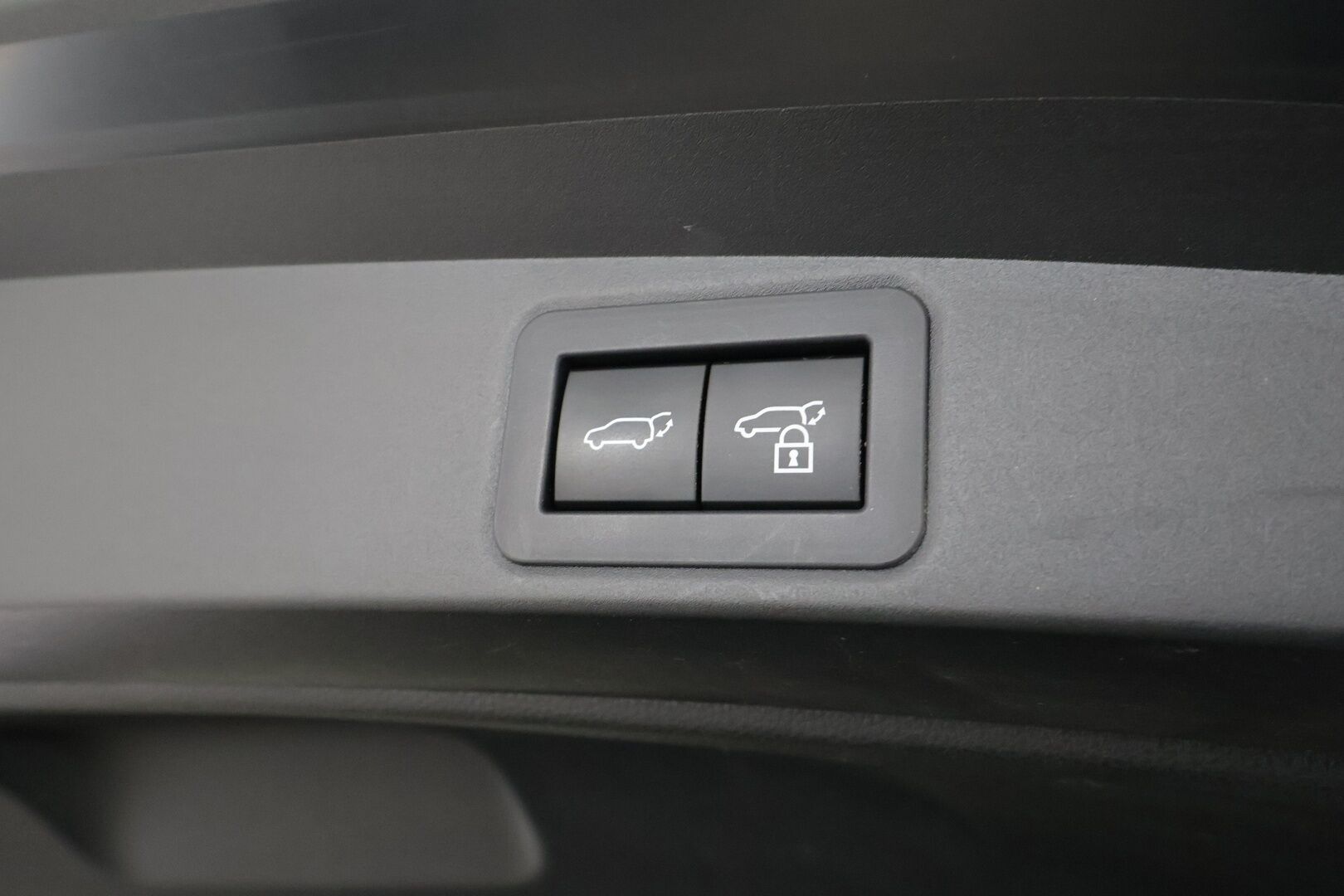 Toyota Corolla 2023 Touring Sports 1,8 Hybrid Launch Edition - | ACC | LED | P.Kamera | Puolinahat | Navi | Kaistavahti | PDA | Keyless | Facelift | Digimittaristo | 1-om Suomi-auto | Kahdet renkaat | Merkkihuollot |