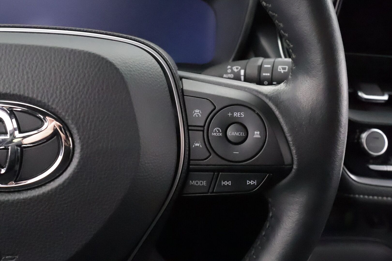 Toyota Corolla 2023 Touring Sports 1,8 Hybrid Launch Edition - | ACC | LED | P.Kamera | Puolinahat | Navi | Kaistavahti | PDA | Keyless | Facelift | Digimittaristo | 1-om Suomi-auto | Kahdet renkaat | Merkkihuollot |