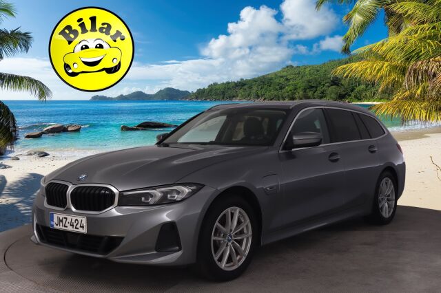 BMW 330 2023