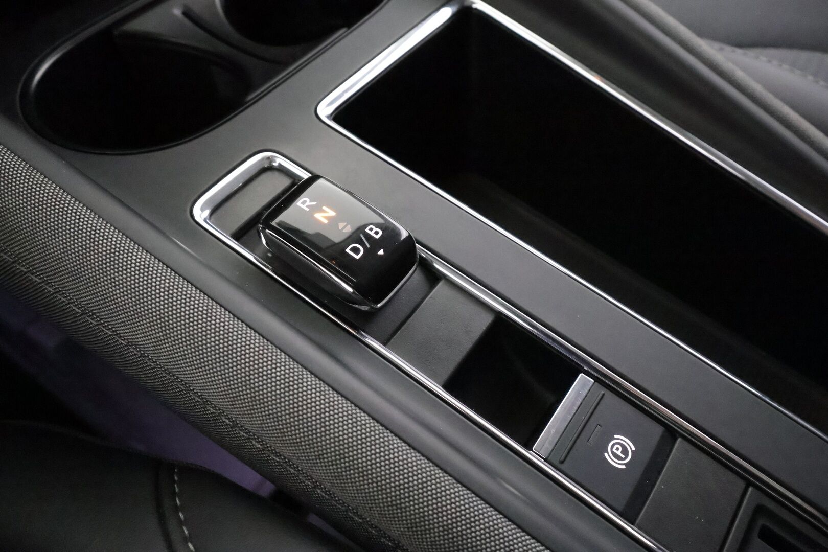 Skoda Enyaq 2023 80 Style iV - | ACC | ILP | Koukku | HUD | Canton | Muistipenkki | Matrix | Travel Assist | P.kamera | Puolinahat | Keyless | Lämm. ratti | 1-om suomiauto | - KORKO VAIN 3,99 %