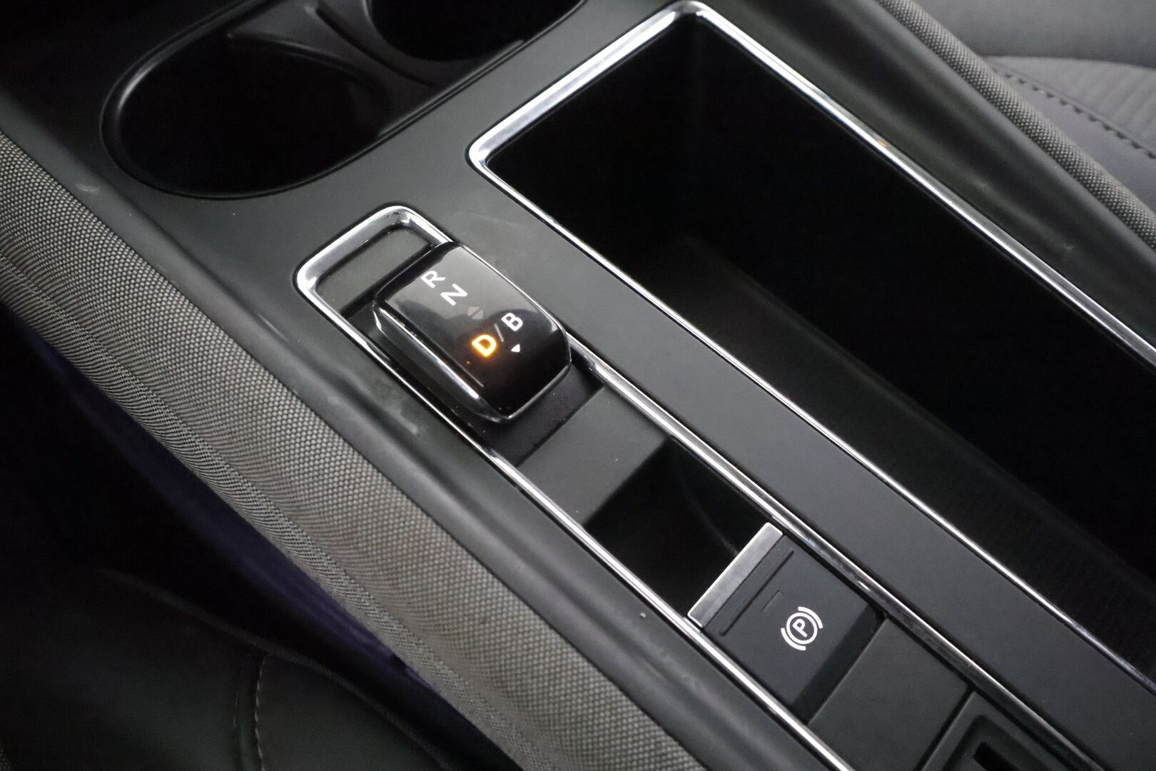 Skoda Enyaq 2023 80 Style iV - | ACC | ILP | Koukku | Skoda crystal Matrix-LED | HUD | Canton | Muistipenkki | Keyless | Puolinahat | Apple&Android | 1.Om Suomi-auto | Kahdet Renkaat |