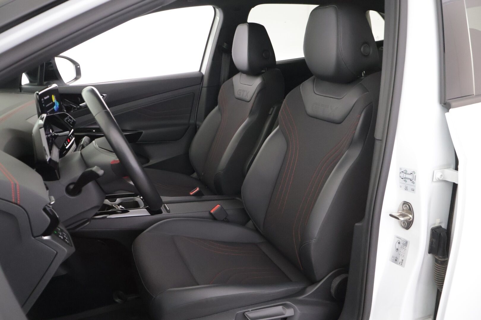 Volkswagen ID.4 2023 82kWh GTX Dual Motor AWD */ Adapt. vakkari / 360°-kamera / IQ-Lights / ILP / Navi / Keyless / Koukku / 2x renkaat /* - Kattavasti varusteltu / Ilmainen kotiintoimitus