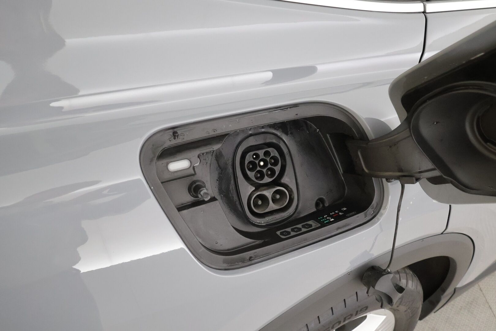 Audi Q4 e-tron 2023 40 e-tron Sportback - | ACC | ILP | SONOS | P.Kamera | Navi | Matrix-LED | Digimittari | Kaistavahti | Apple&Android | Sähköluukku | 1.Om Suomi-auto | Kahdet renkaat aluvanteilla | Merkkihuollettu | Hyvät varusteet |