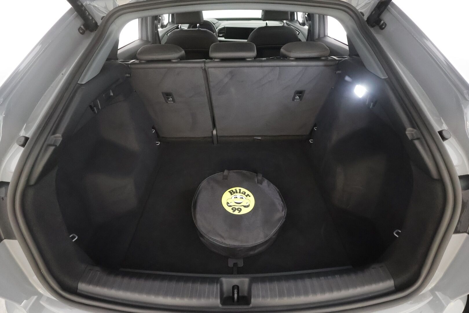 Audi Q4 e-tron 2023 40 e-tron Sportback - | ACC | ILP | SONOS | P.Kamera | Navi | Matrix-LED | Digimittari | Kaistavahti | Apple&Android | Sähköluukku | 1.Om Suomi-auto | Kahdet renkaat aluvanteilla | Merkkihuollettu | Hyvät varusteet |