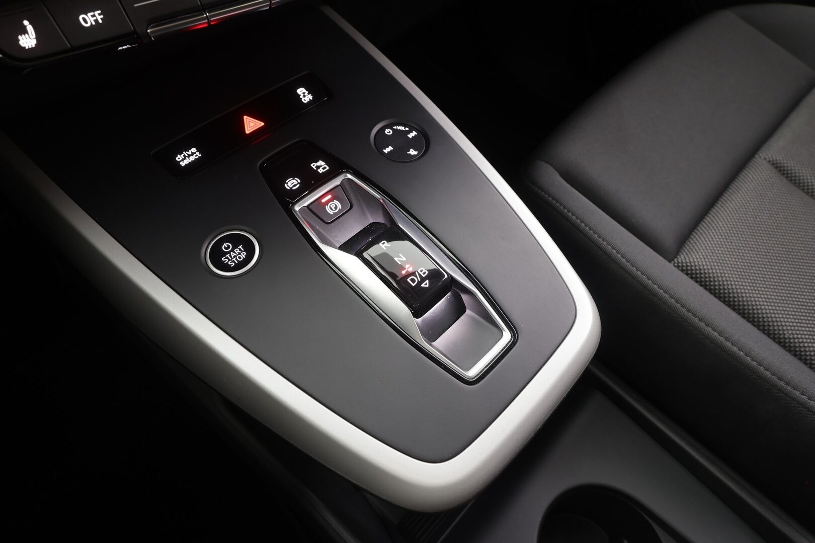 Audi Q4 e-tron 2023 40 e-tron Sportback - | ACC | ILP | SONOS | P.Kamera | Navi | Matrix-LED | Digimittari | Kaistavahti | Apple&Android | Sähköluukku | 1.Om Suomi-auto | Kahdet renkaat aluvanteilla | Merkkihuollettu | Hyvät varusteet |