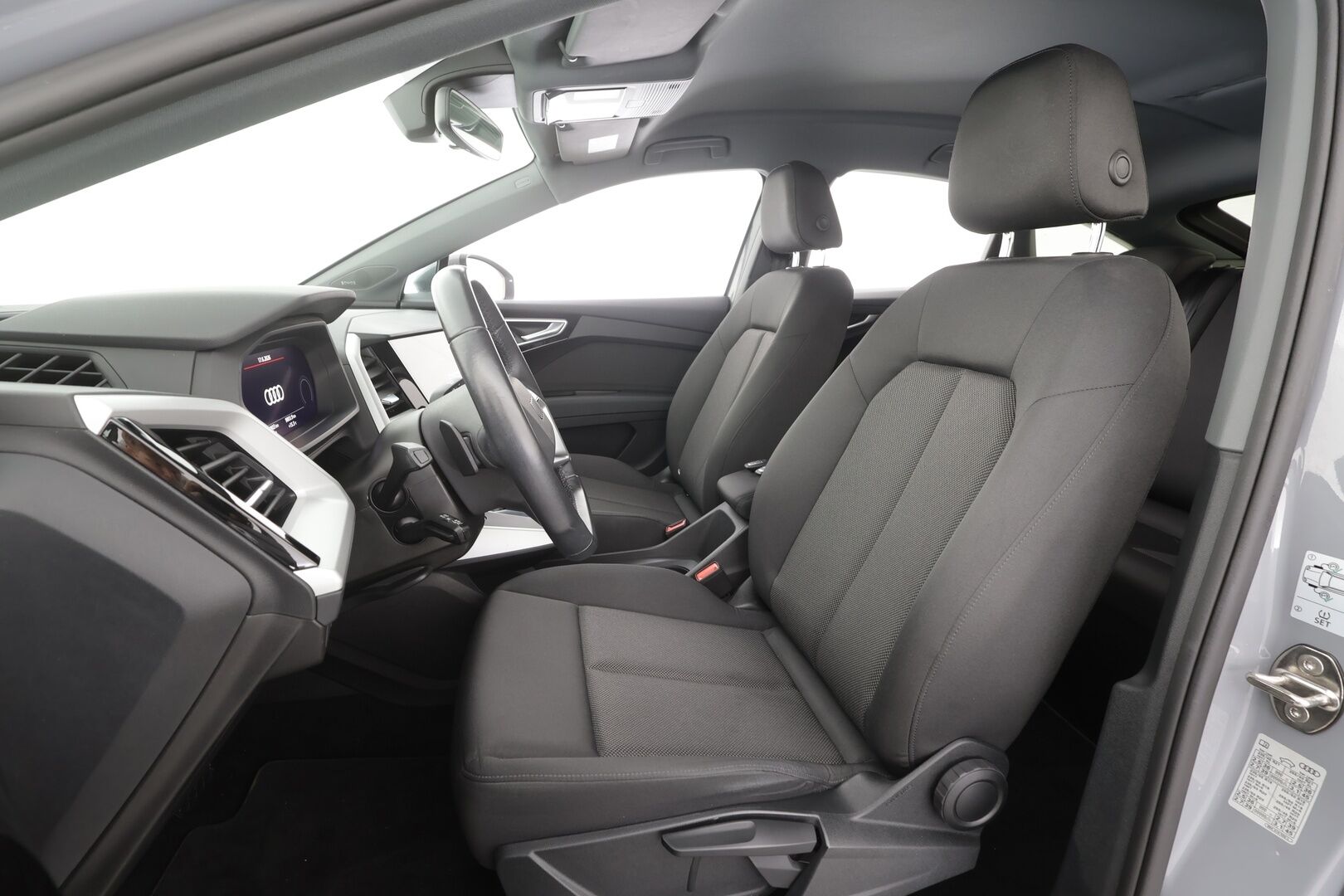 Audi Q4 e-tron 2023 40 e-tron Sportback - | ACC | ILP | SONOS | P.Kamera | Navi | Matrix-LED | Digimittari | Kaistavahti | Apple&Android | Sähköluukku | 1.Om Suomi-auto | Kahdet renkaat aluvanteilla | Merkkihuollettu | Hyvät varusteet |