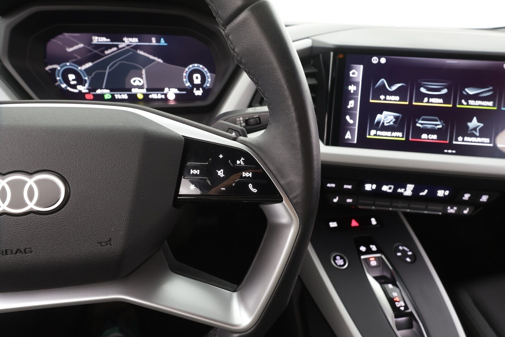 Audi Q4 e-tron 2023 40 e-tron Sportback - | ACC | ILP | SONOS | P.Kamera | Navi | Matrix-LED | Digimittari | Kaistavahti | Apple&Android | Sähköluukku | 1.Om Suomi-auto | Kahdet renkaat aluvanteilla | Merkkihuollettu | Hyvät varusteet |