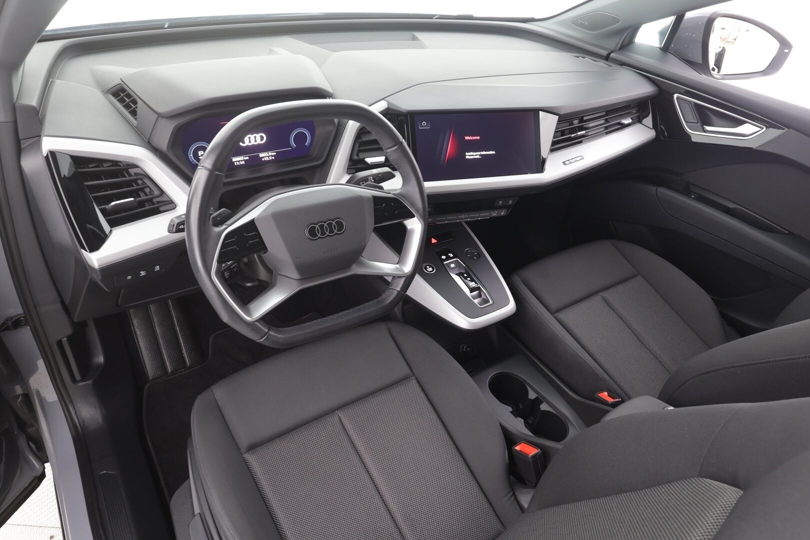 Audi Q4 e-tron 2023 40 e-tron Sportback - | ACC | ILP | SONOS | P.Kamera | Navi | Matrix-LED | Digimittari | Kaistavahti | Apple&Android | Sähköluukku | 1.Om Suomi-auto | Kahdet renkaat aluvanteilla | Merkkihuollettu | Hyvät varusteet |