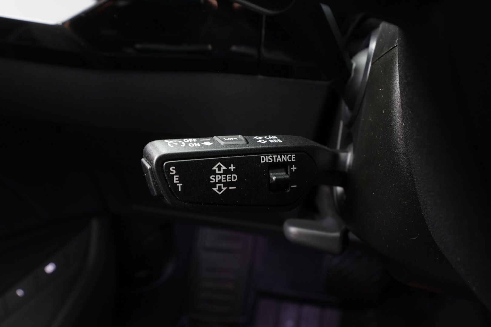 Audi Q8 e-tron 2024 50 e-tron quattro - | ACC | Koukku | Matrix | Ilma-alusta | Muistipenkki | Nahka-alcantara | P.kamera | Navi | Digimittaristo | Suomi-auto | 