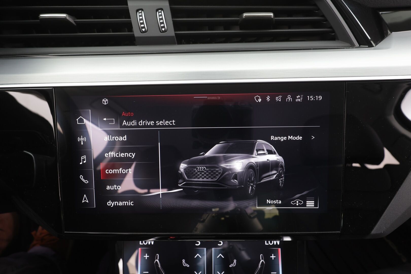 Audi Q8 e-tron 2024 50 e-tron quattro - | ACC | Koukku | Matrix | Ilma-alusta | Muistipenkki | Nahka-alcantara | P.kamera | Navi | Digimittaristo | Suomi-auto | 