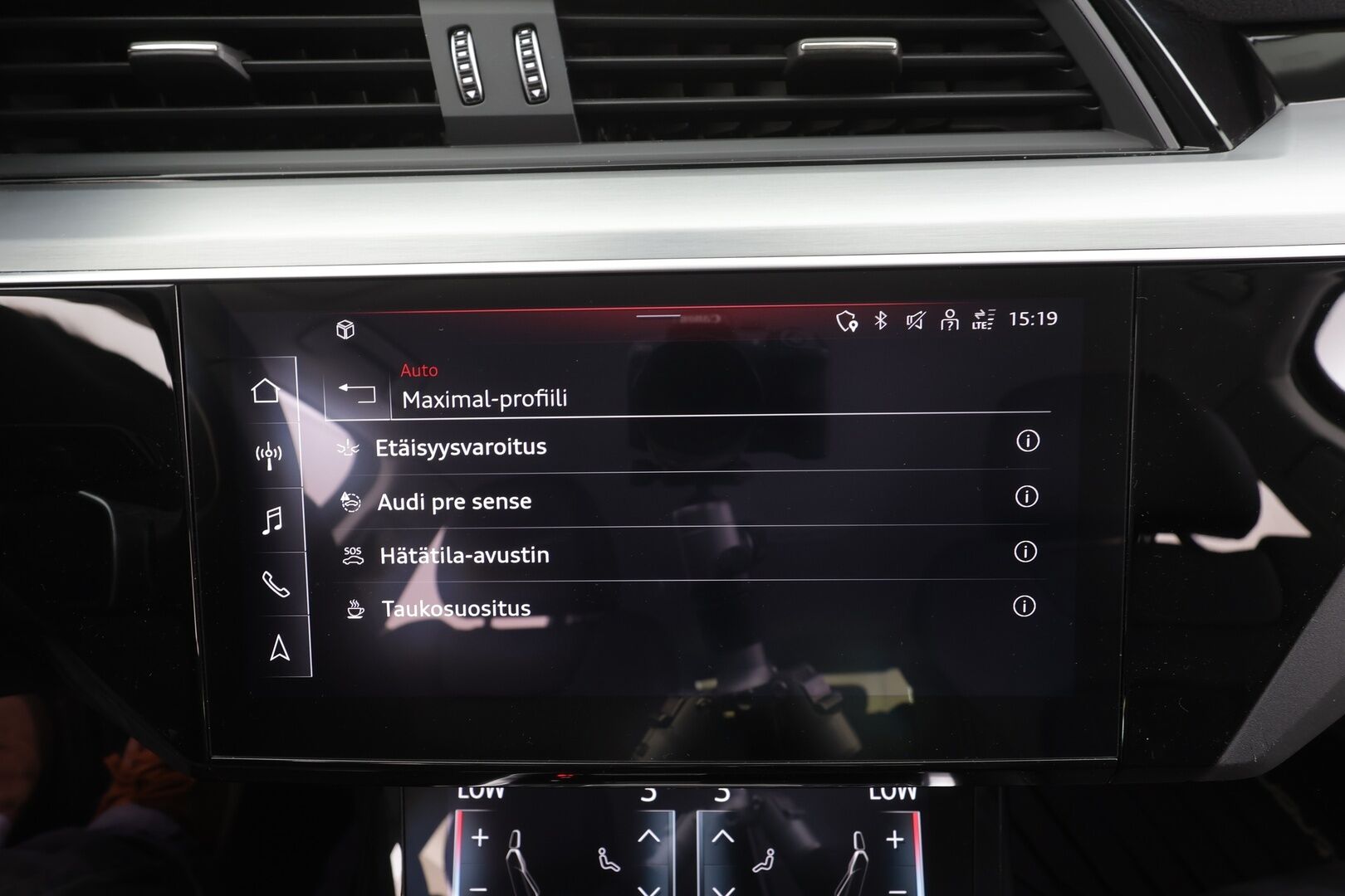 Audi Q8 e-tron 2024 50 e-tron quattro - | ACC | Koukku | Matrix | Ilma-alusta | Muistipenkki | Nahka-alcantara | P.kamera | Navi | Digimittaristo | Suomi-auto | 