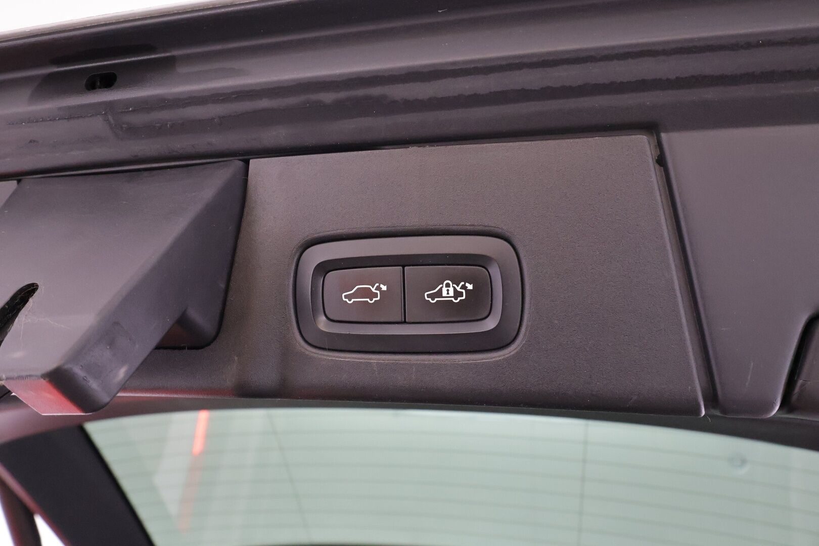 Volvo V90 Cross Country 2018 D4 AWD Business aut * Pilot assist / LED / High Performance audio / Webasto / Koukku / P.Kamera / Keyless * - Kahdet renkaat / Huippu neliveto / Kattavat varusteet - HULLUT AVAJAISHULINAT KORKOTARJOUS 3,29 %