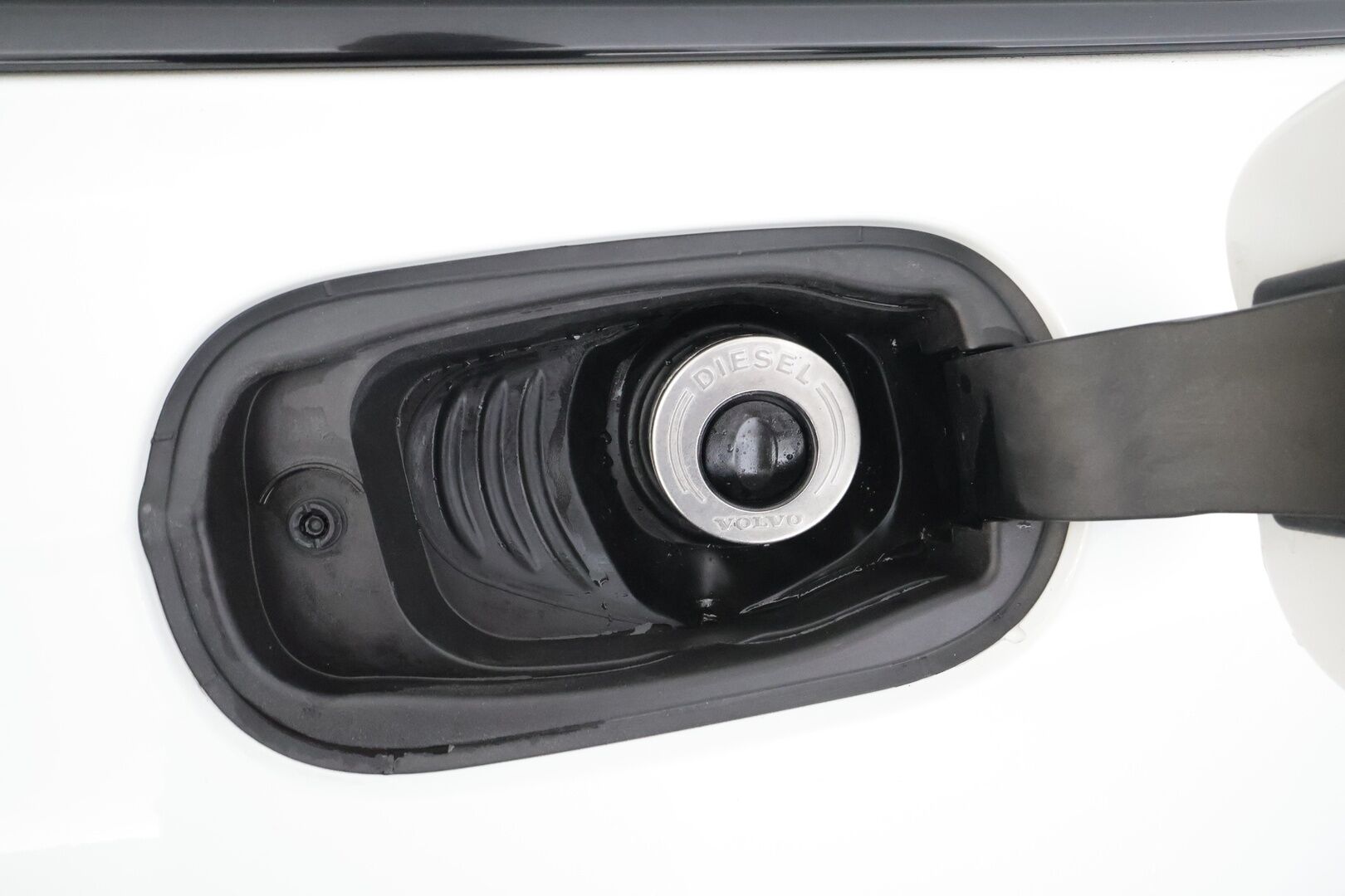 Volvo V90 Cross Country 2018 D4 AWD Business aut * Pilot assist / LED / High Performance audio / Webasto / Koukku / P.Kamera / Keyless * - Kahdet renkaat