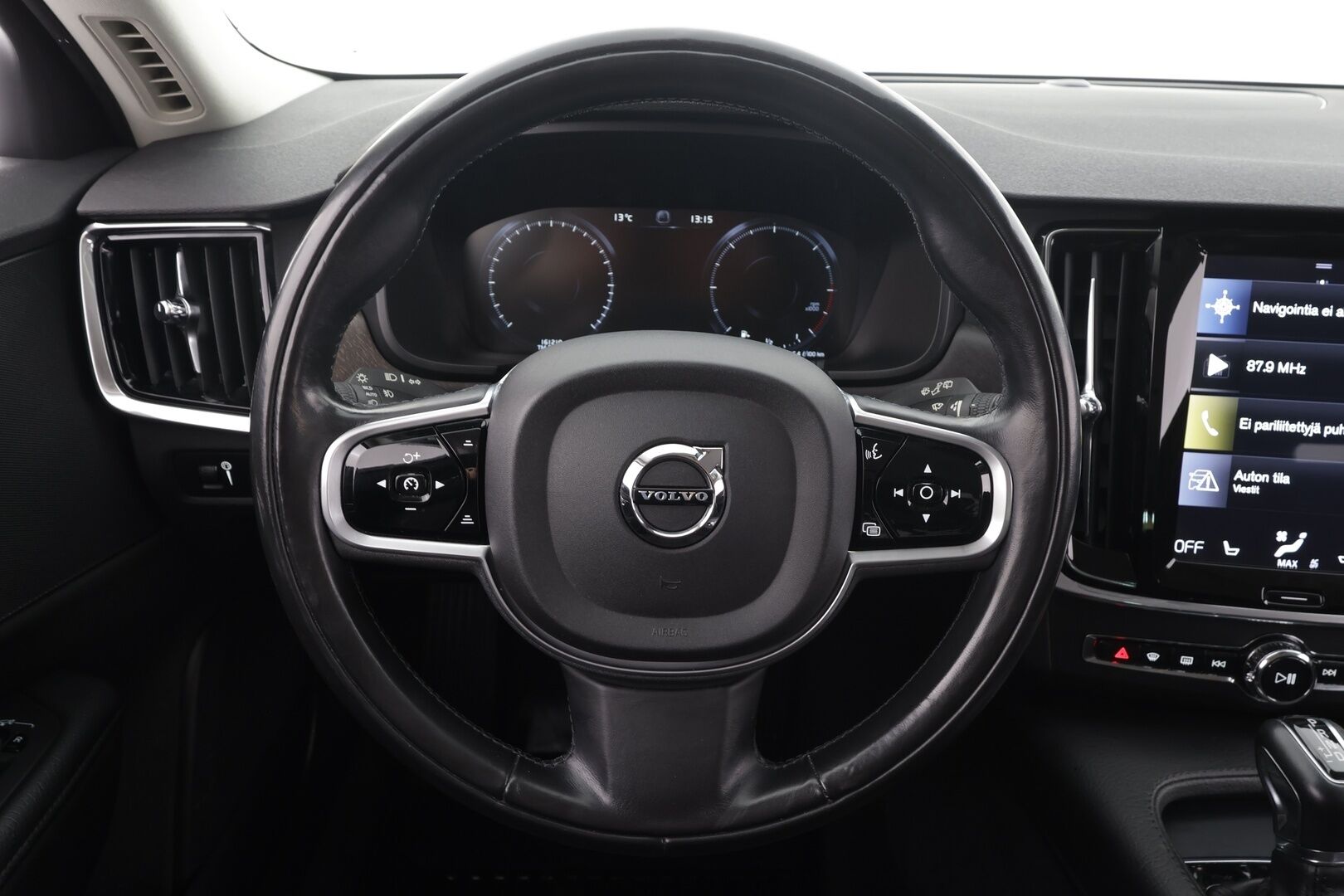 Volvo V90 Cross Country 2018 D4 AWD Business aut * Pilot assist / LED / High Performance audio / Webasto / Koukku / P.Kamera / Keyless * - Kahdet renkaat