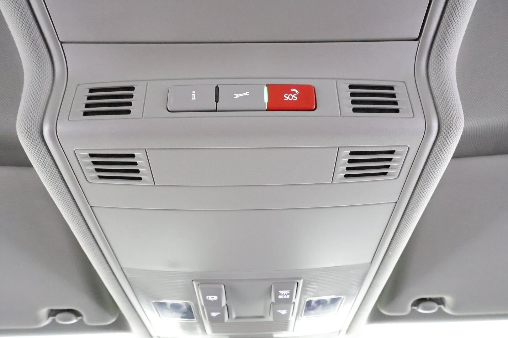 Volkswagen Tiguan 2023 Style 2,0 TDI SCR 147 kW 4MOTION DSG * ACC / P.kamera / IQ.Light / Webasto / Navi / Koukku / Hierovat penkit / KeylessGo * - 1.Om Suomi-auto / Kahdet renkaat aluvanteilla / Merkkihuollettu