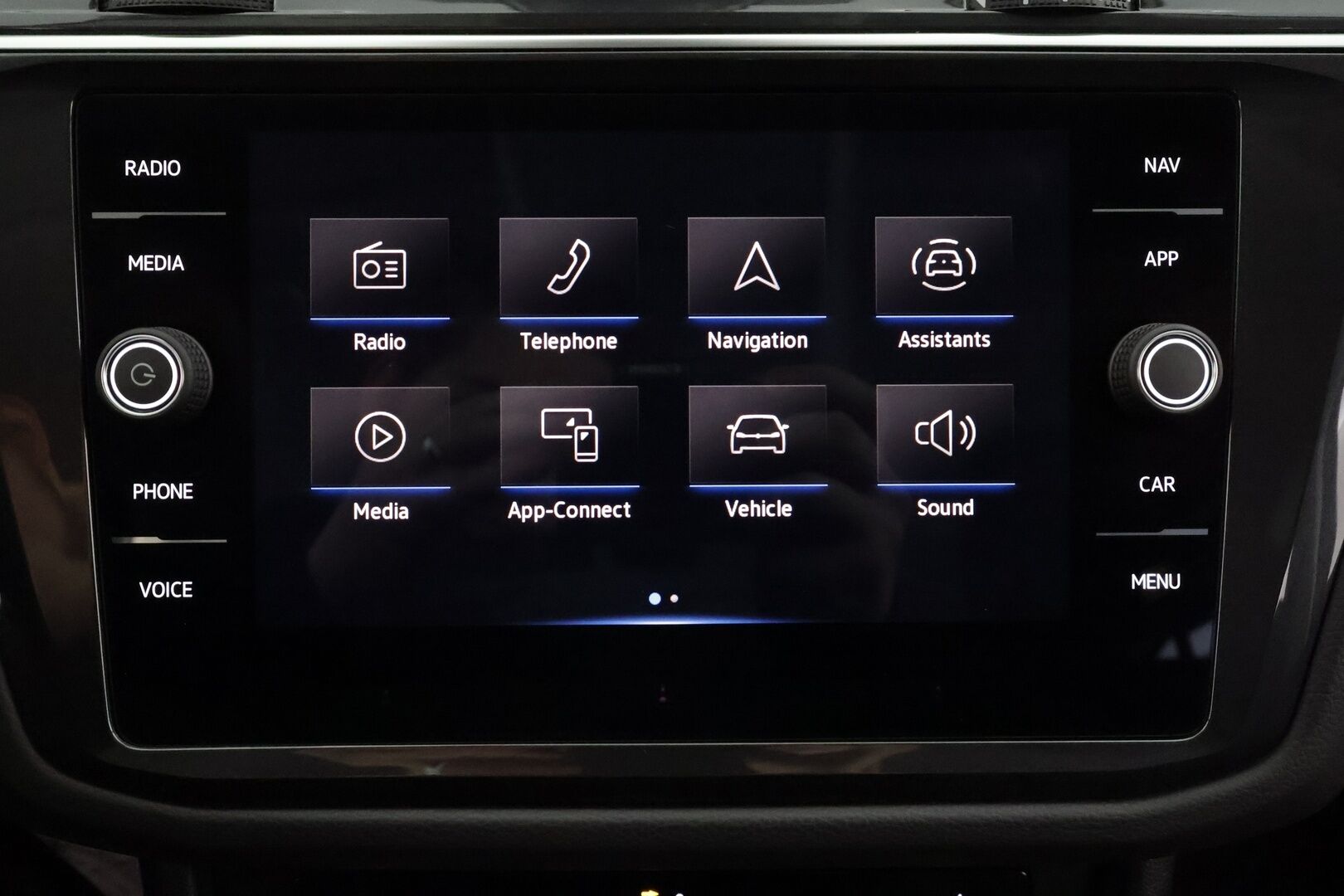 Volkswagen Tiguan 2023 Style 2,0 TDI SCR 147 kW 4MOTION DSG * ACC / P.kamera / IQ.Light / Webasto / Navi / Koukku / Hierovat penkit / KeylessGo * - 1.Om Suomi-auto / Kahdet renkaat aluvanteilla / Merkkihuollettu - HULLU BLACKWEEK KORKOTARJOUS 2,49%