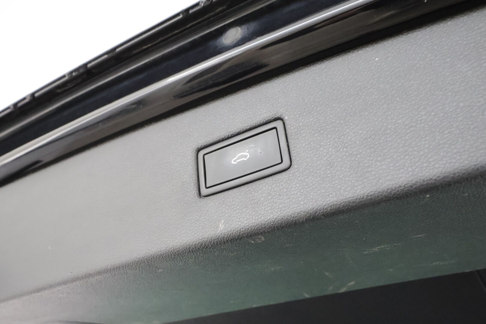 Volkswagen Tiguan 2023 Style 2,0 TDI SCR 147 kW 4MOTION DSG * ACC / P.kamera / IQ.Light / Webasto / Navi / Koukku / Hierovat penkit / KeylessGo * - 1.Om Suomi-auto / Kahdet renkaat aluvanteilla / Merkkihuollettu