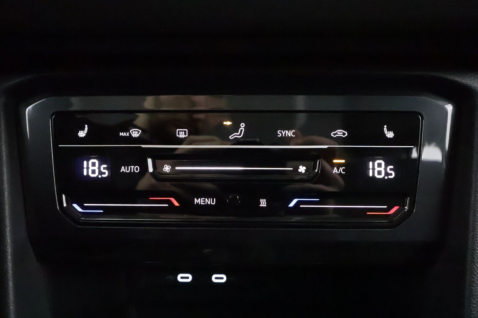 Volkswagen Tiguan 2023 Style 2,0 TDI SCR 147 kW 4MOTION DSG * ACC / P.kamera / IQ.Light / Webasto / Navi / Koukku / Hierovat penkit / KeylessGo * - 1.Om Suomi-auto / Kahdet renkaat aluvanteilla / Merkkihuollettu