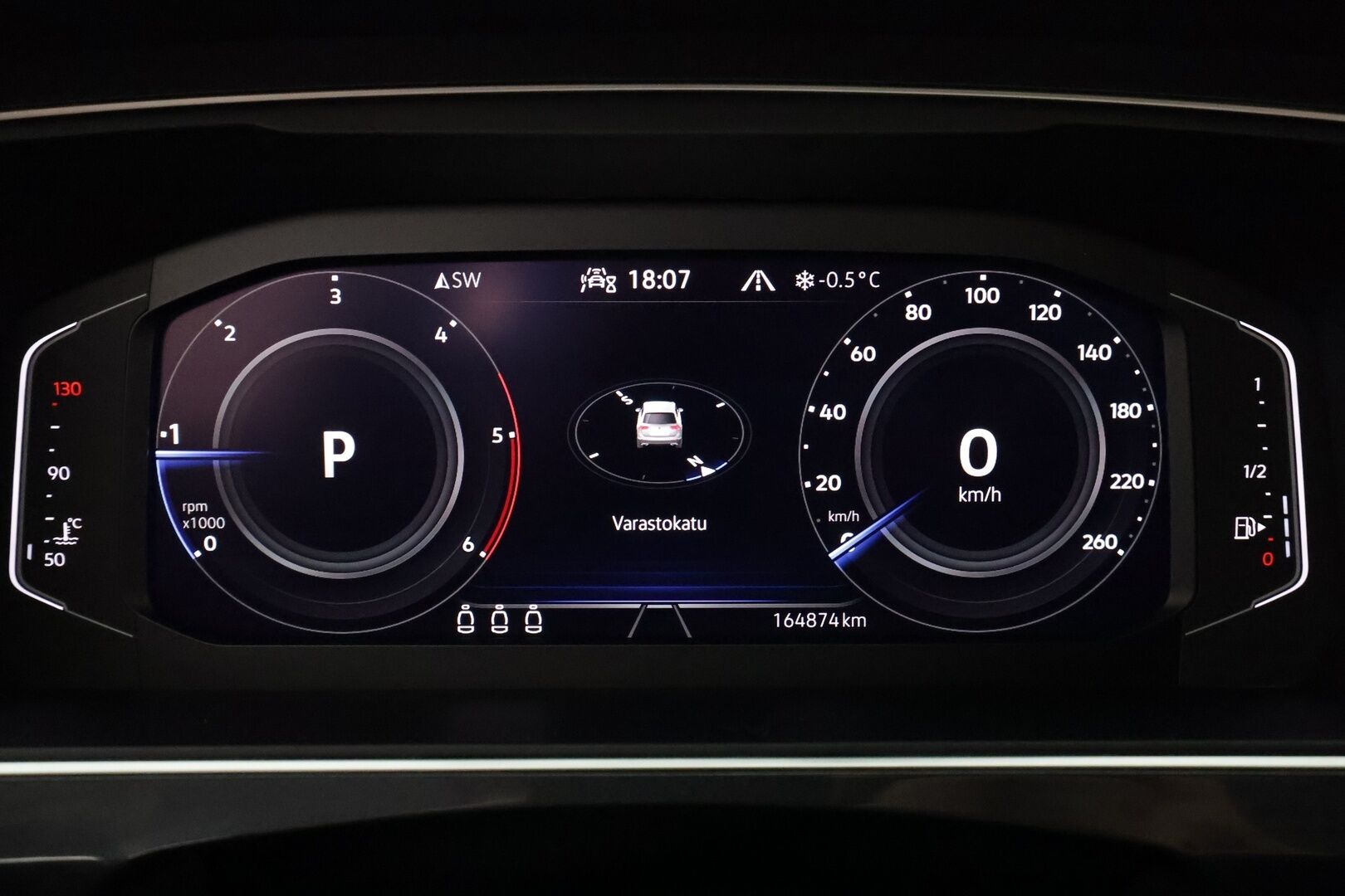 Volkswagen Tiguan 2023 Style 2,0 TDI SCR 147 kW 4MOTION DSG * ACC / P.kamera / IQ.Light / Webasto / Navi / Koukku / Hierovat penkit / KeylessGo * - 1.Om Suomi-auto / Kahdet renkaat aluvanteilla / Merkkihuollettu