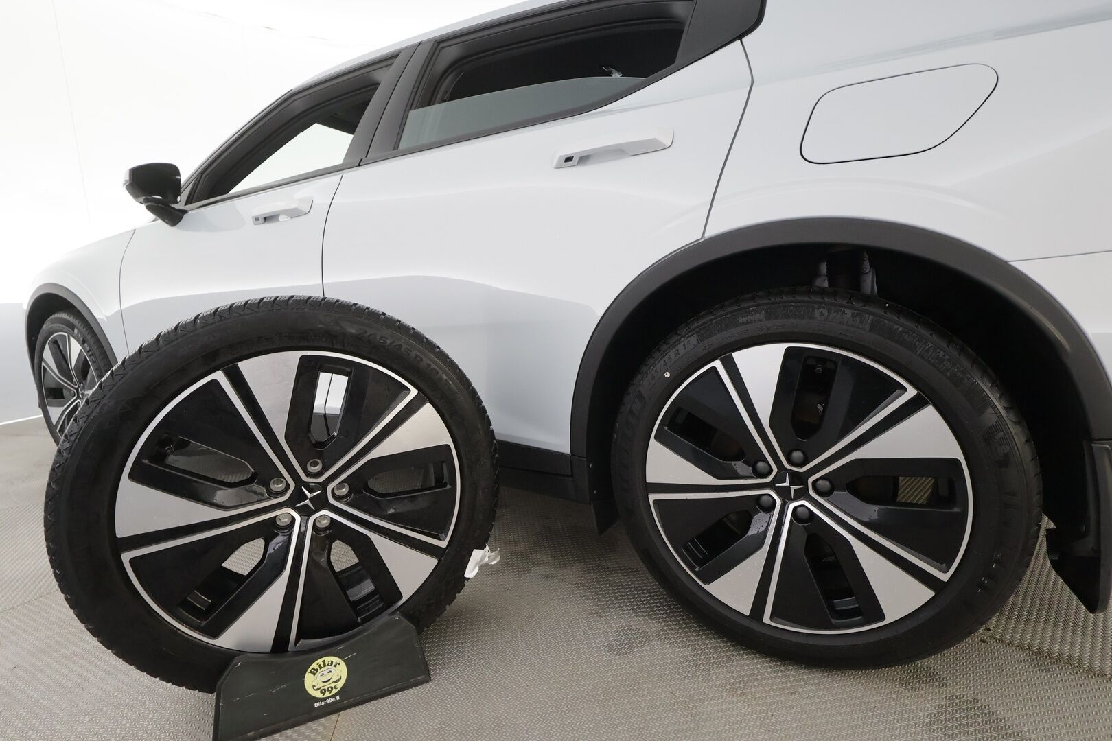 Polestar 2 2023 Standard Range Single Motor, 170kW, 69kWh - | ACC | 360 | Muistipenkki | Kaistavahti | Google Maps | HP Audio | LED | Keyless | Apple&Android | Katveavustin | 1-om Suomi-auto | Kahdet renkaat | Merkkihuollot | 2x Latauskaapelit