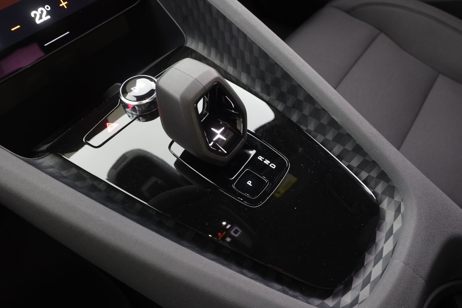 Polestar 2 2023 Standard Range Single Motor, 170kW, 69kWh - | ACC | 360 | Muistipenkki | Kaistavahti | Google Maps | HP Audio | LED | Keyless | Apple&Android | Katveavustin | 1-om Suomi-auto | Kahdet renkaat | Merkkihuollot | 2x Latauskaapelit