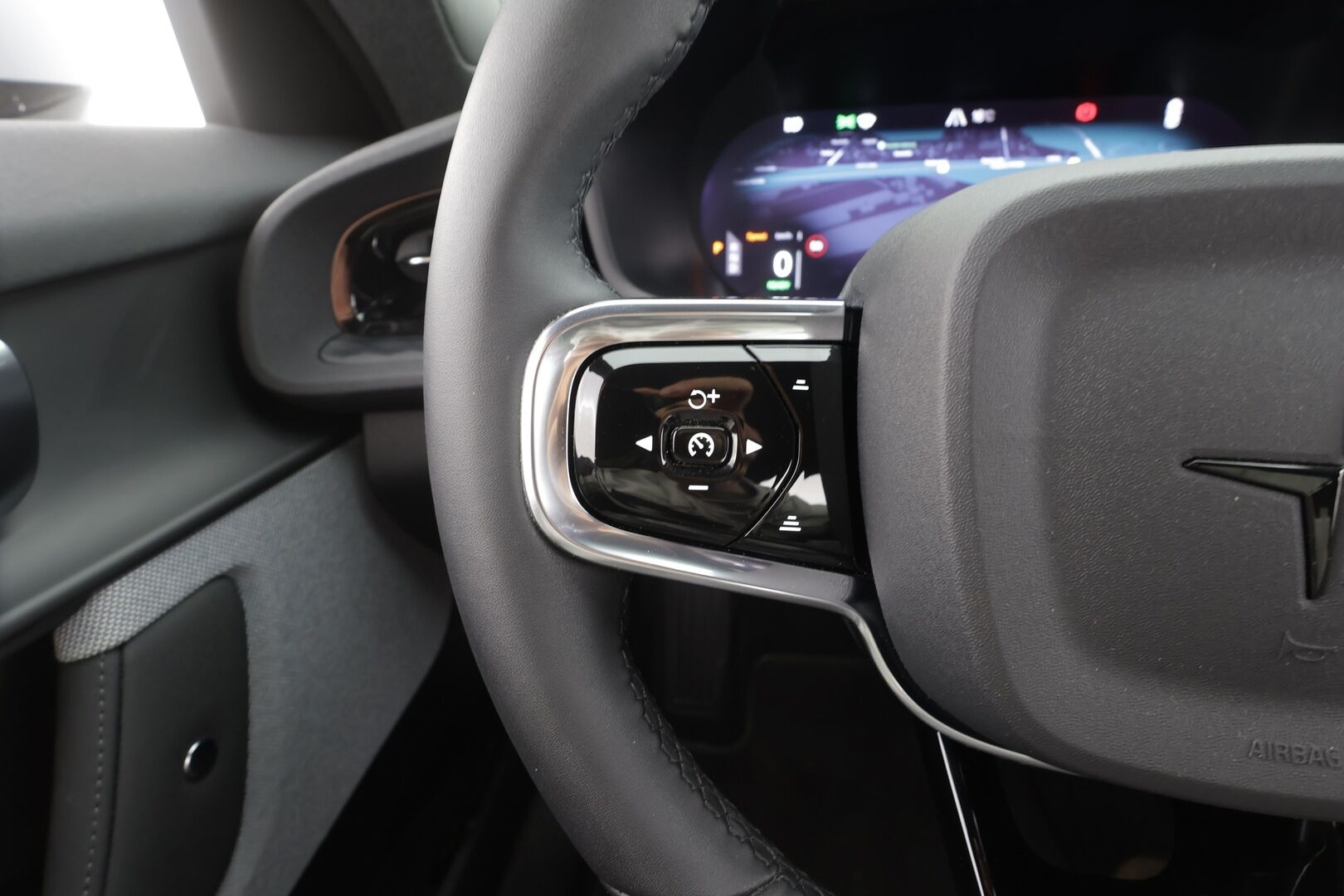 Polestar 2 2023 Standard Range Single Motor, 170kW, 69kWh - | ACC | 360 | Muistipenkki | Kaistavahti | Google Maps | HP Audio | LED | Keyless | Apple&Android | Katveavustin | 1-om Suomi-auto | Kahdet renkaat | Merkkihuollot | 2x Latauskaapelit