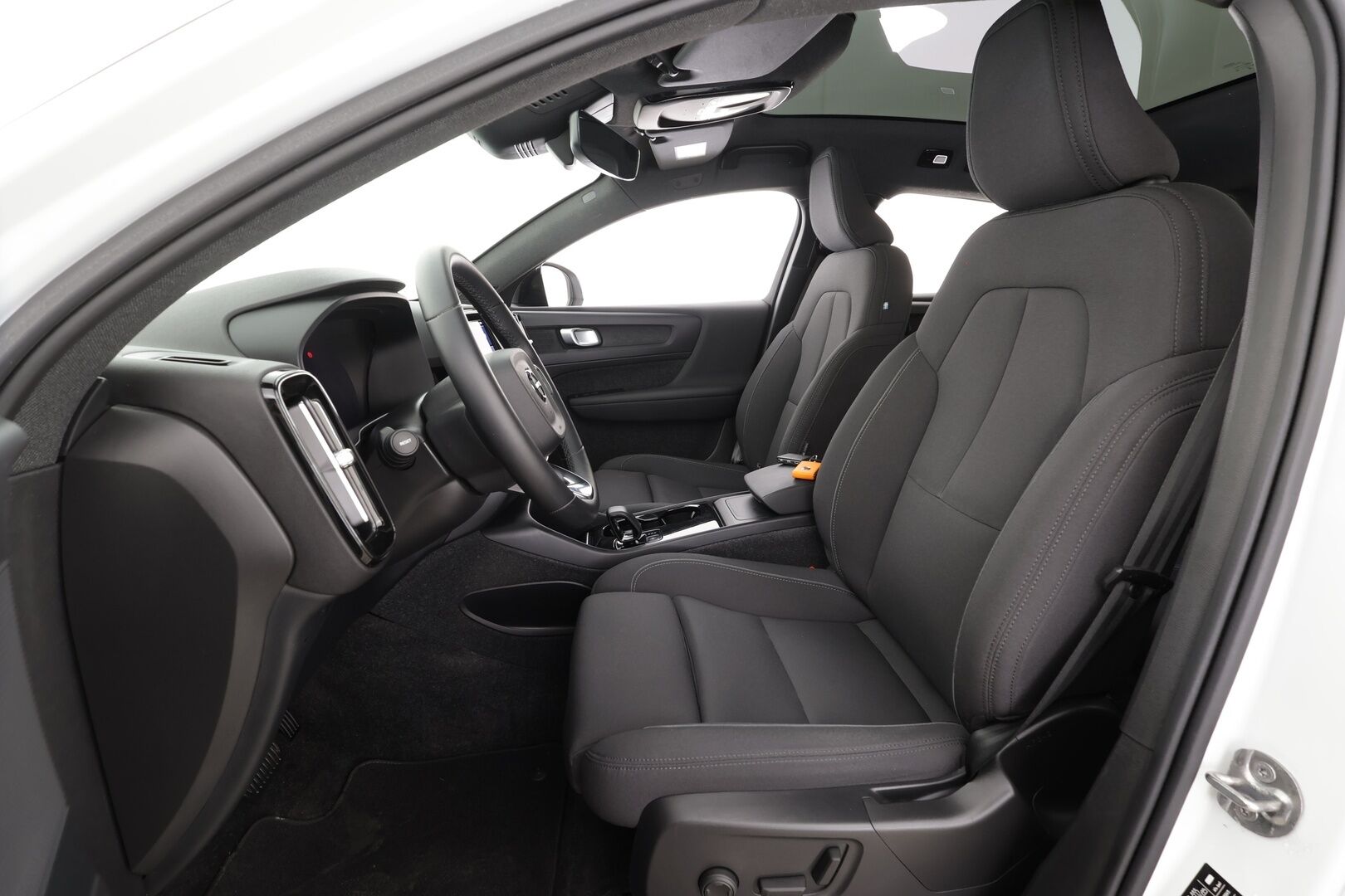 Volvo C40 2023 Recharge Twin Plus aut * ACC / P.kamera / ILP / Muistipenkki / Lasikatto / KeylessGo / BLIS / Sähköluukku / LED / Navi * - 1.Om Suomi-auto / Kahdet renkaat aluvanteilla / Merkkihuollettu - HULLUT AVAJAISHULINAT KORKOTARJOUS 3,29 %