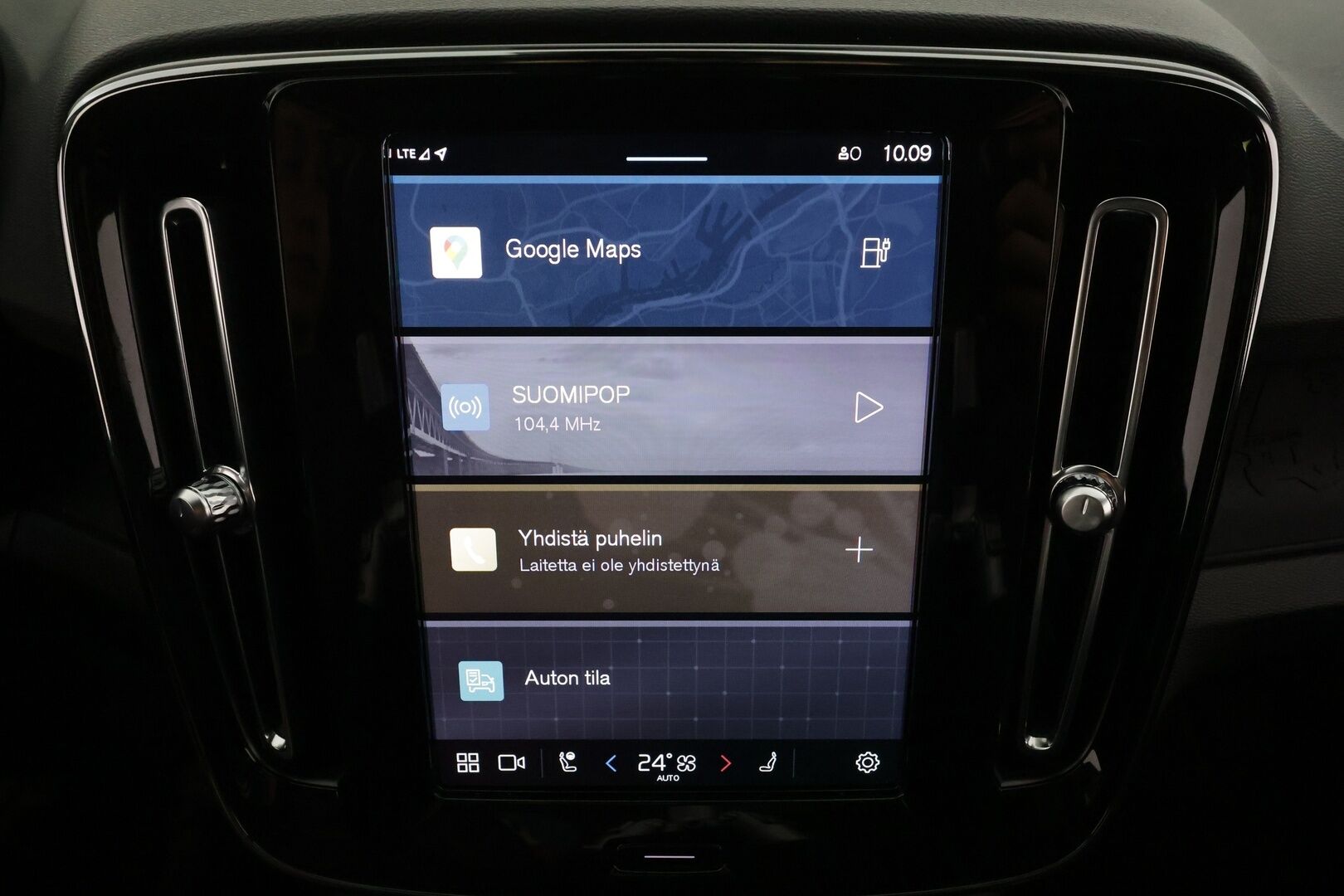 Volvo C40 2023 Recharge Twin Plus aut * ACC / P.kamera / ILP / Muistipenkki / Lasikatto / KeylessGo / BLIS / Sähköluukku / LED / Navi * - 1.Om Suomi-auto / Kahdet renkaat aluvanteilla / Merkkihuollettu - HULLUT AVAJAISHULINAT KORKOTARJOUS 3,29 %